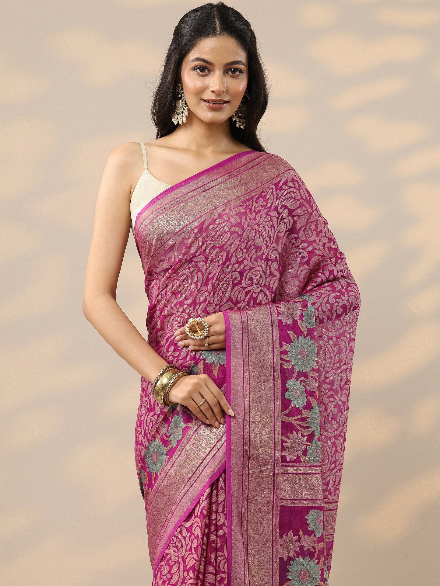 Magenta Printed Silk Blend Saree With Unstitched Blouse Piece