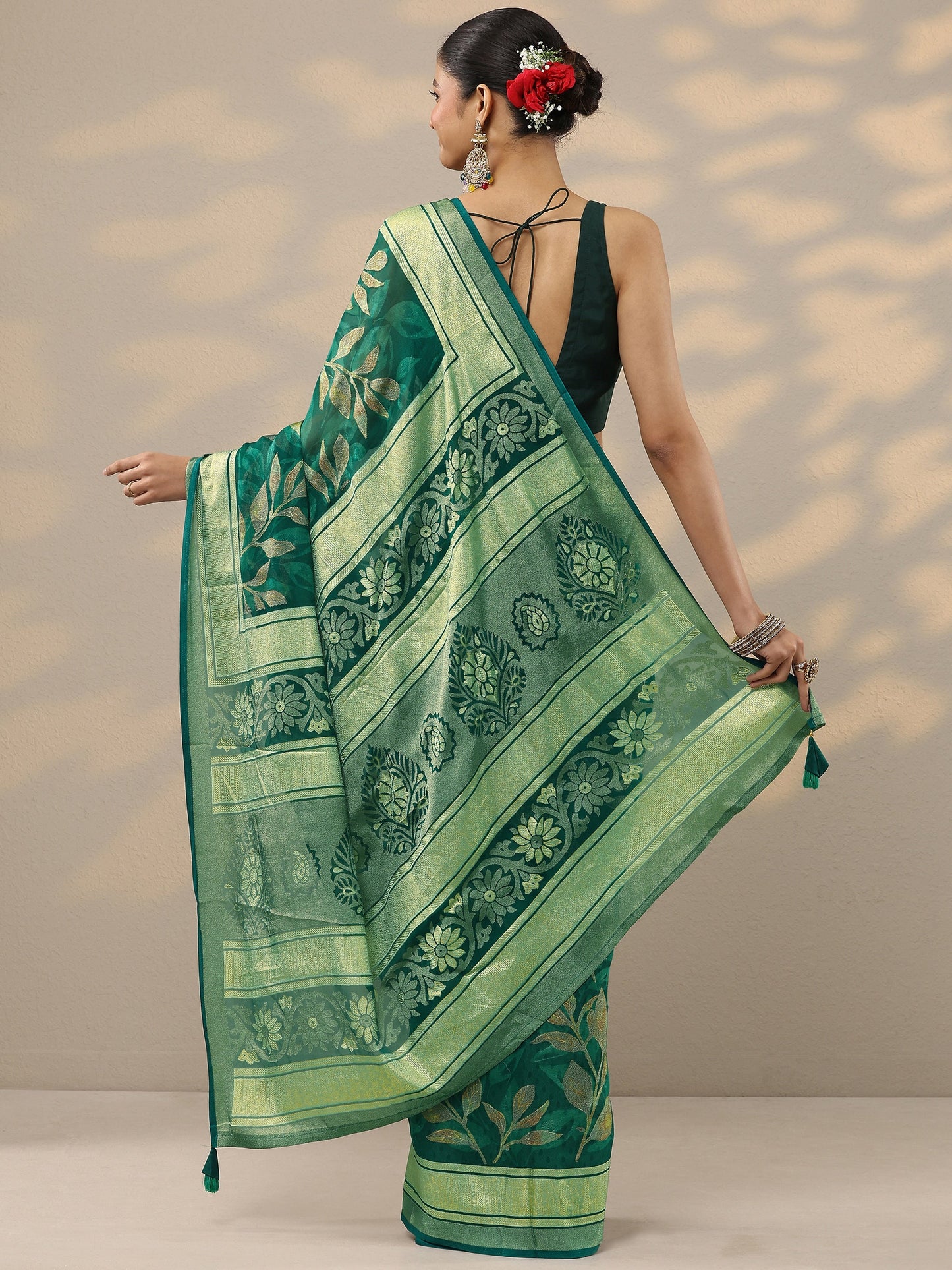 Green Printed Silk Blend Saree With Unstitched Blouse Piece