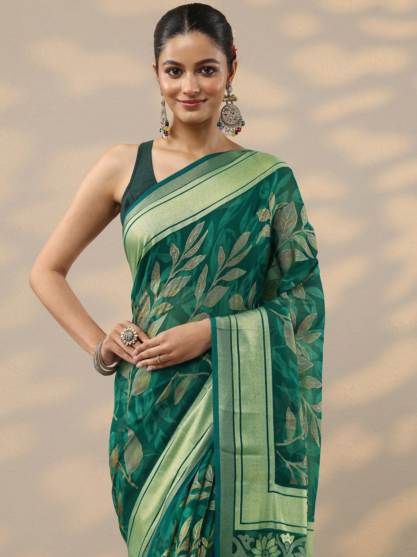 Green Printed Silk Blend Saree With Unstitched Blouse Piece