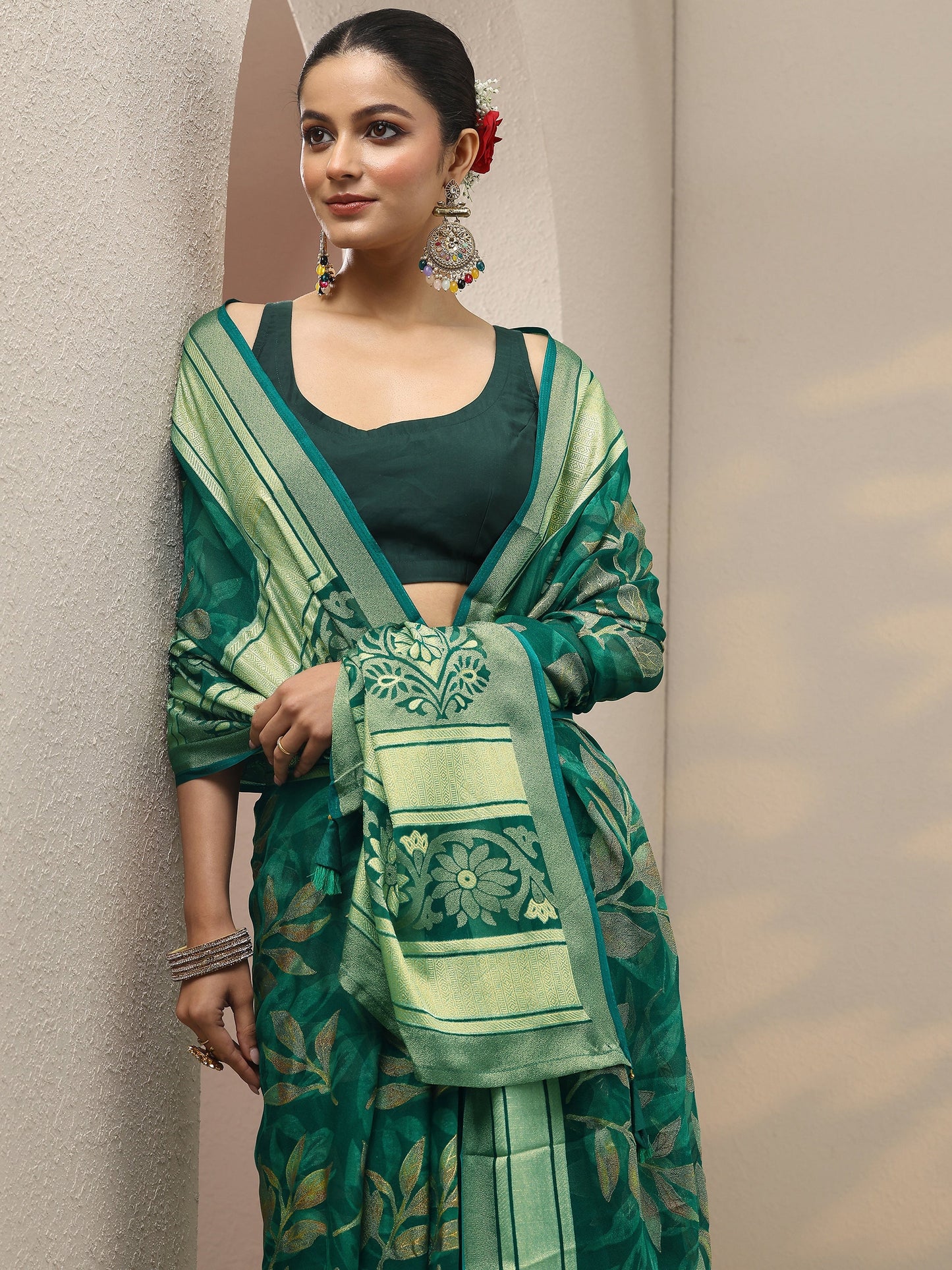 Green Printed Silk Blend Saree With Unstitched Blouse Piece