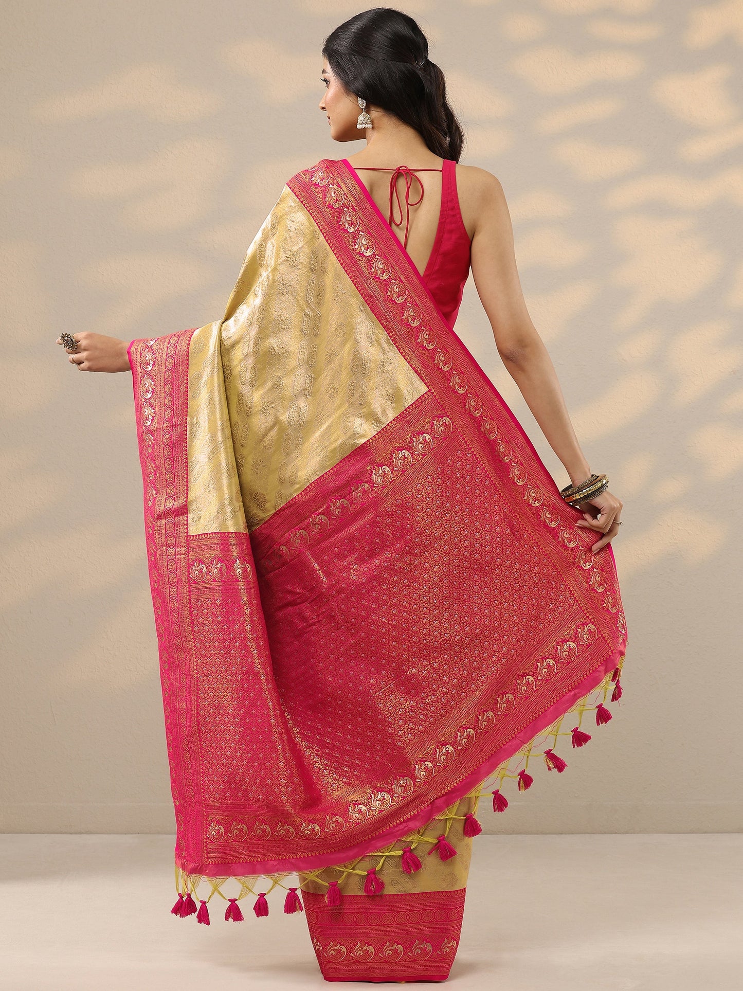 Green Woven Design Silk Blend Saree With Unstitched Blouse Piece