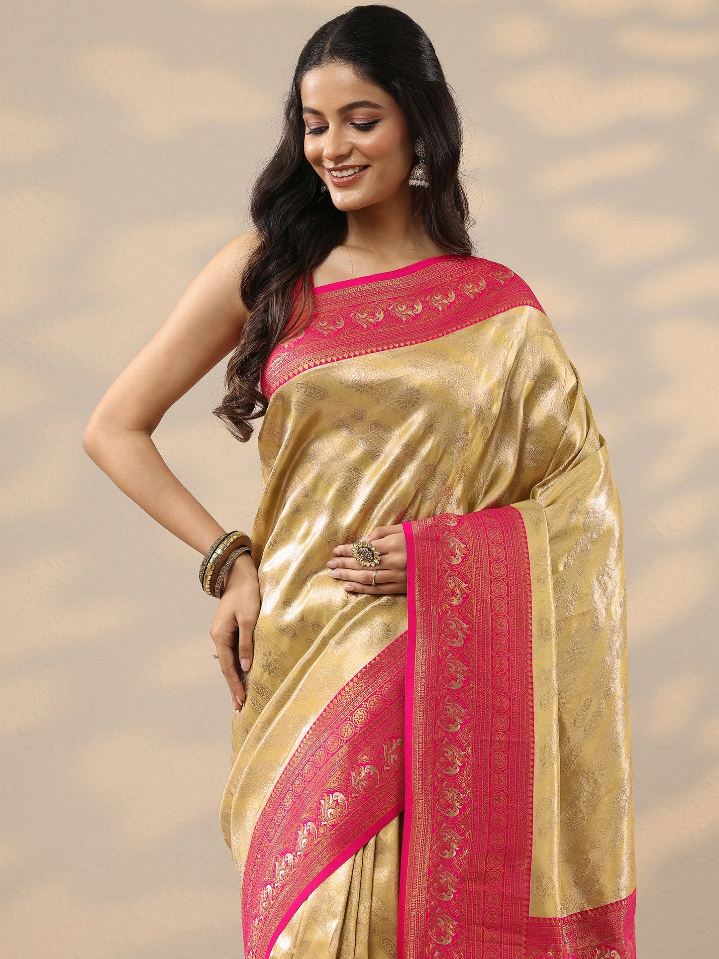 Green Woven Design Silk Blend Saree With Unstitched Blouse Piece