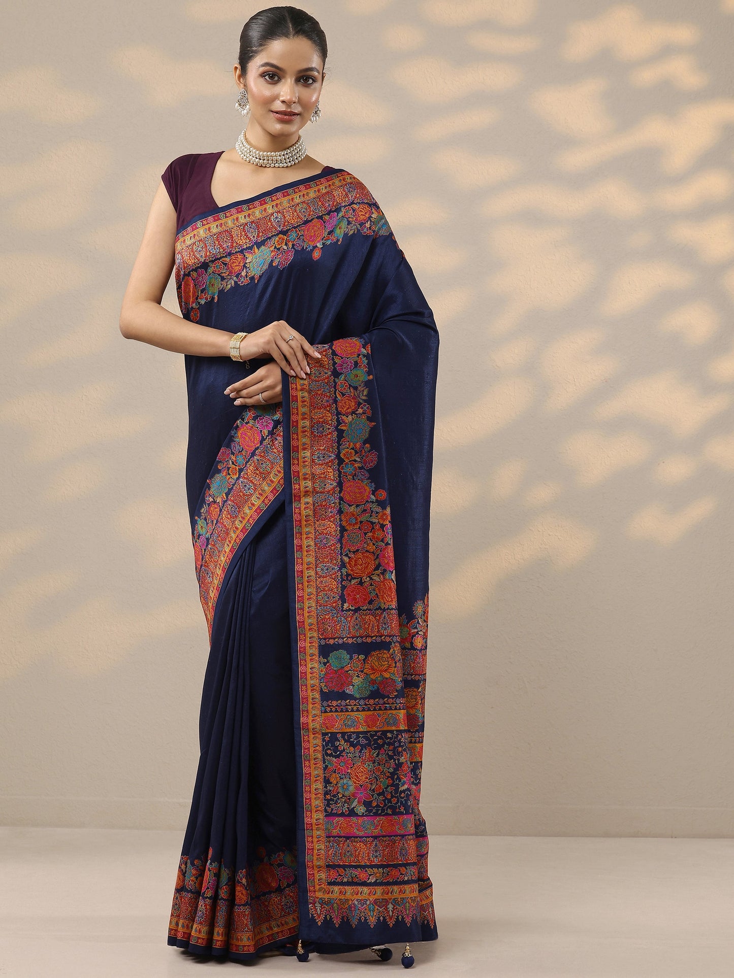 Navy Blue Printed Silk Blend Saree With Unstitched Blouse Piece