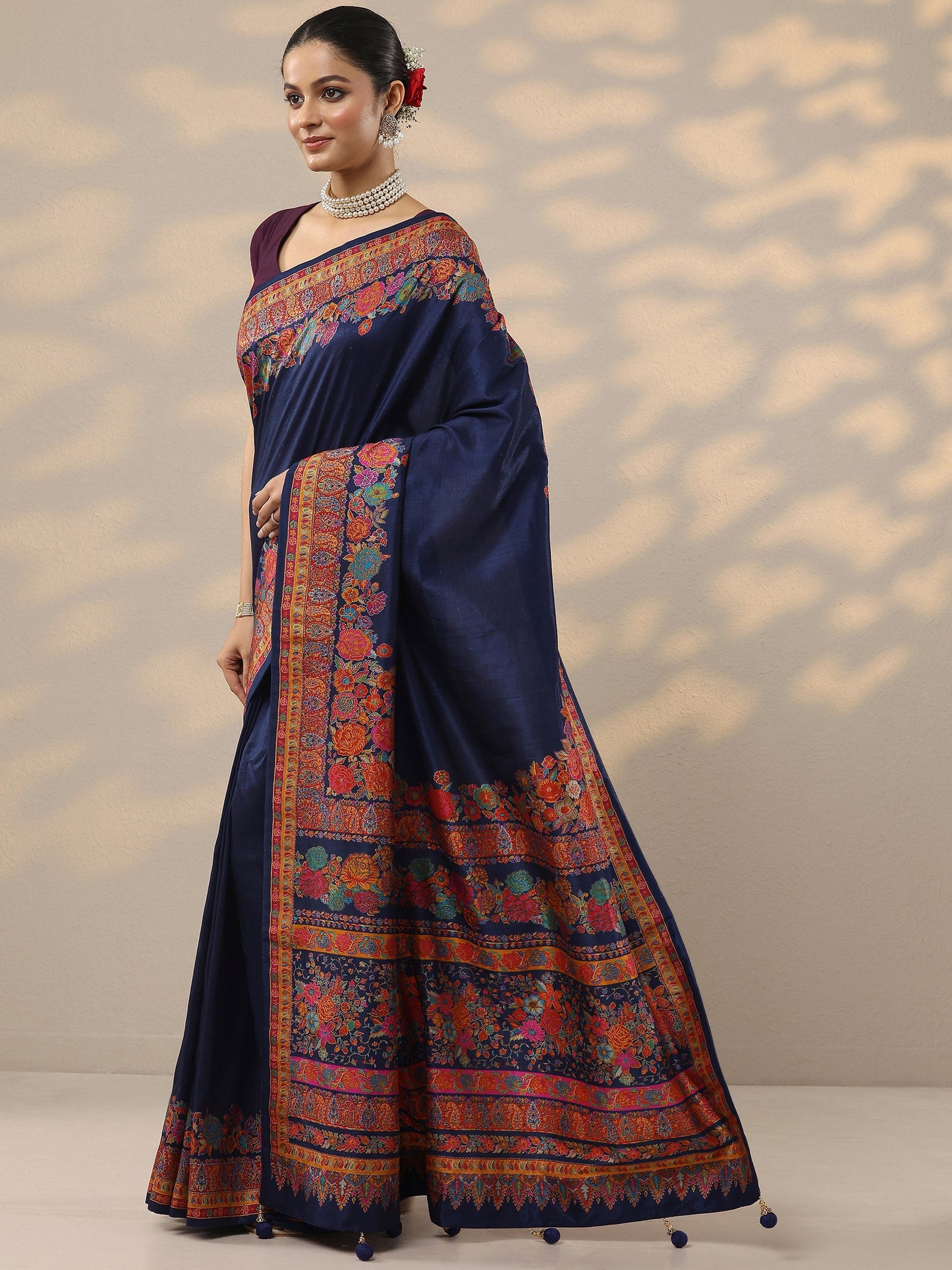 Navy Blue Printed Silk Blend Saree With Unstitched Blouse Piece