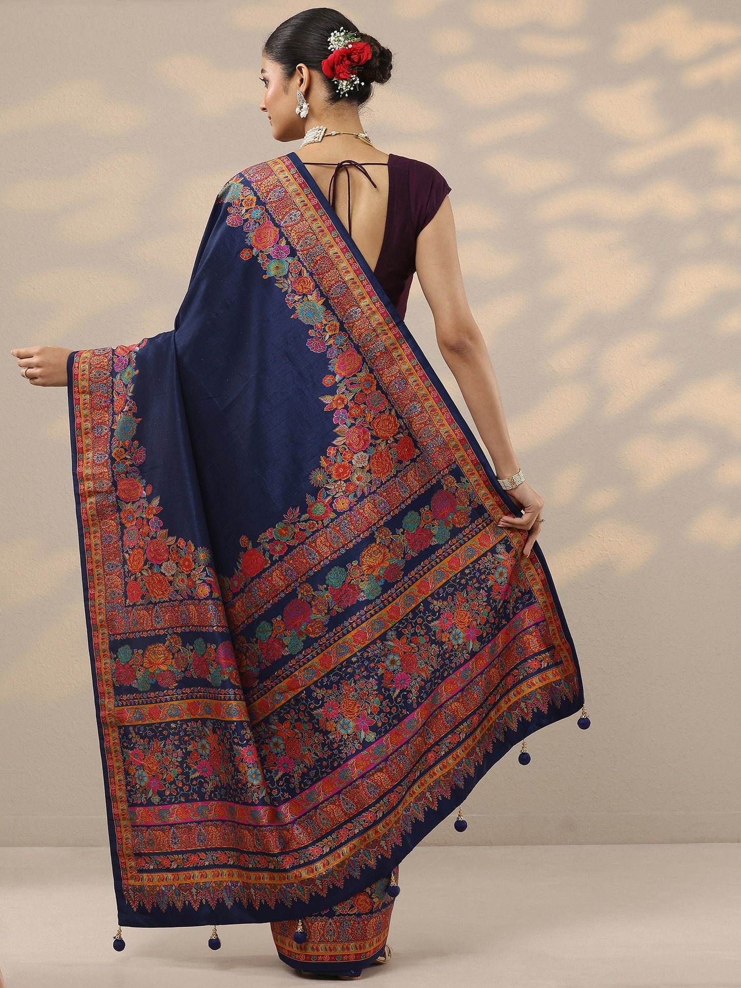 Navy Blue Printed Silk Blend Saree With Unstitched Blouse Piece