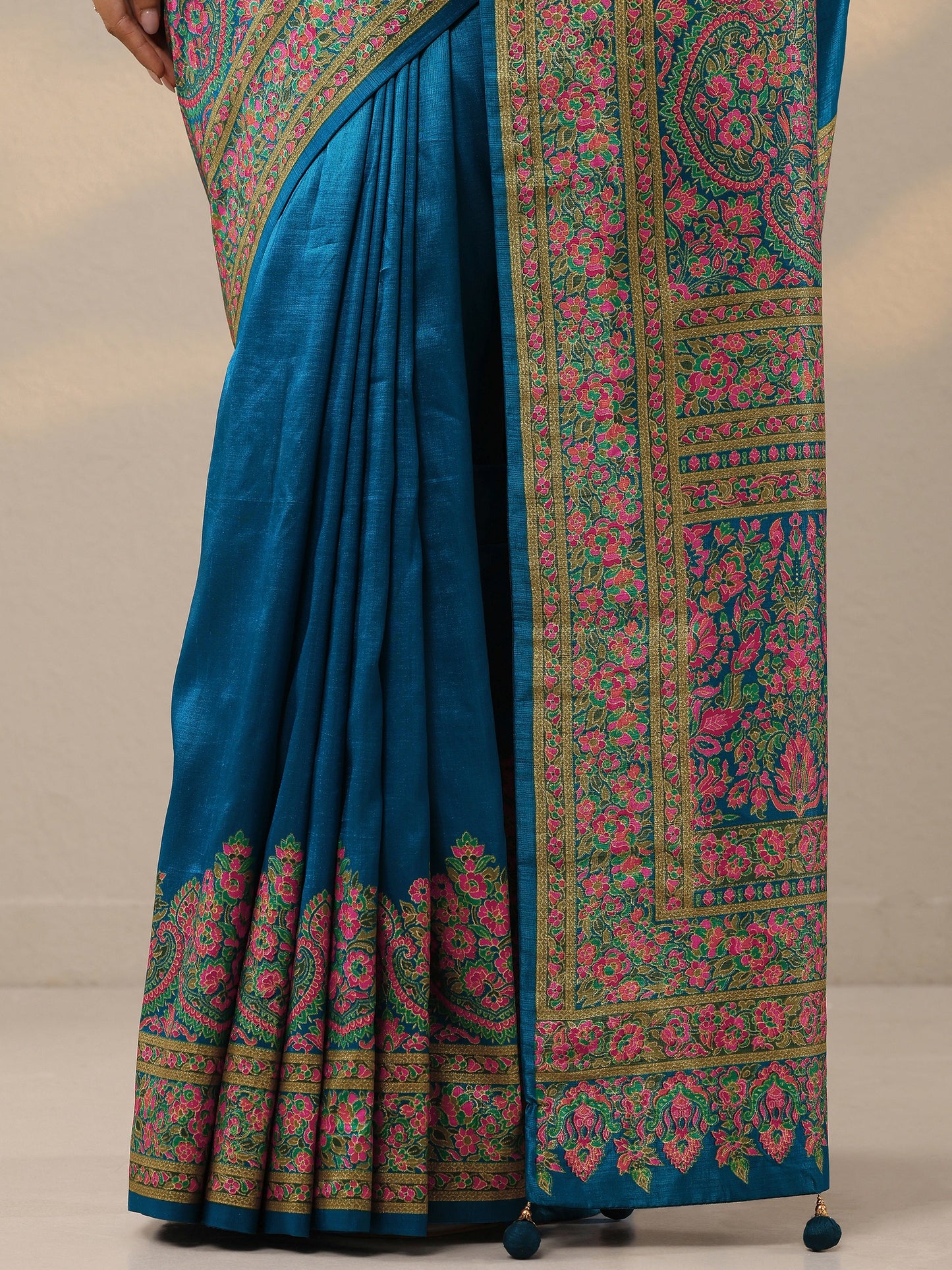 Blue Solid Silk Blend Saree With Unstitched Blouse Piece