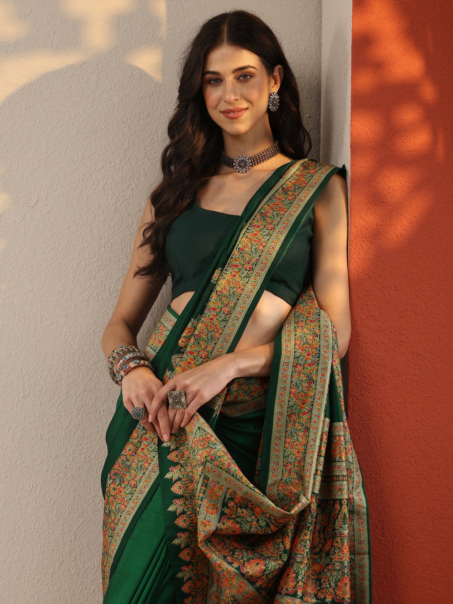 Green Solid Silk Blend Saree With Unstitched Blouse Piece