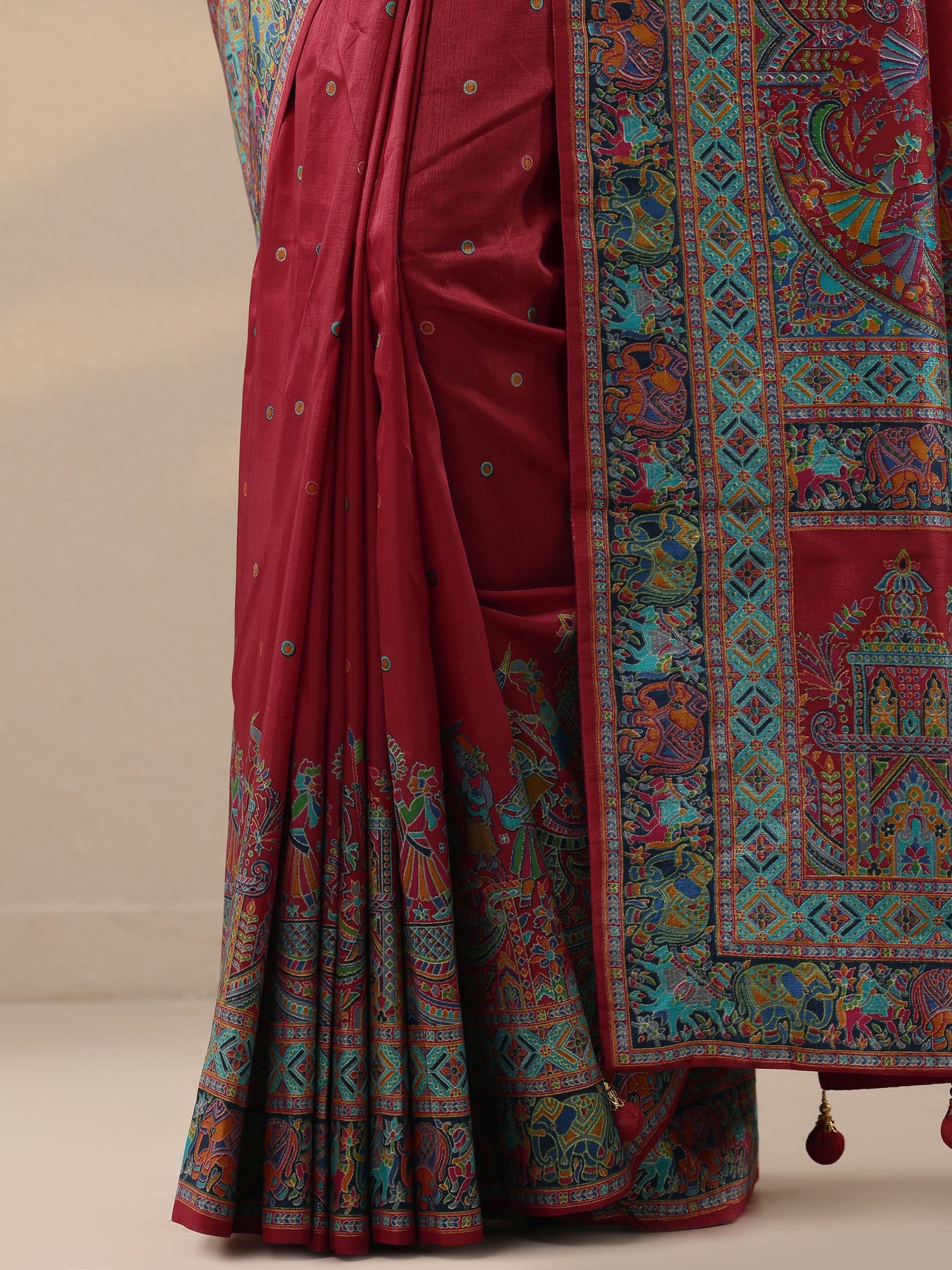 Red Embroidered Silk Blend Saree With Unstitched Blouse Piece