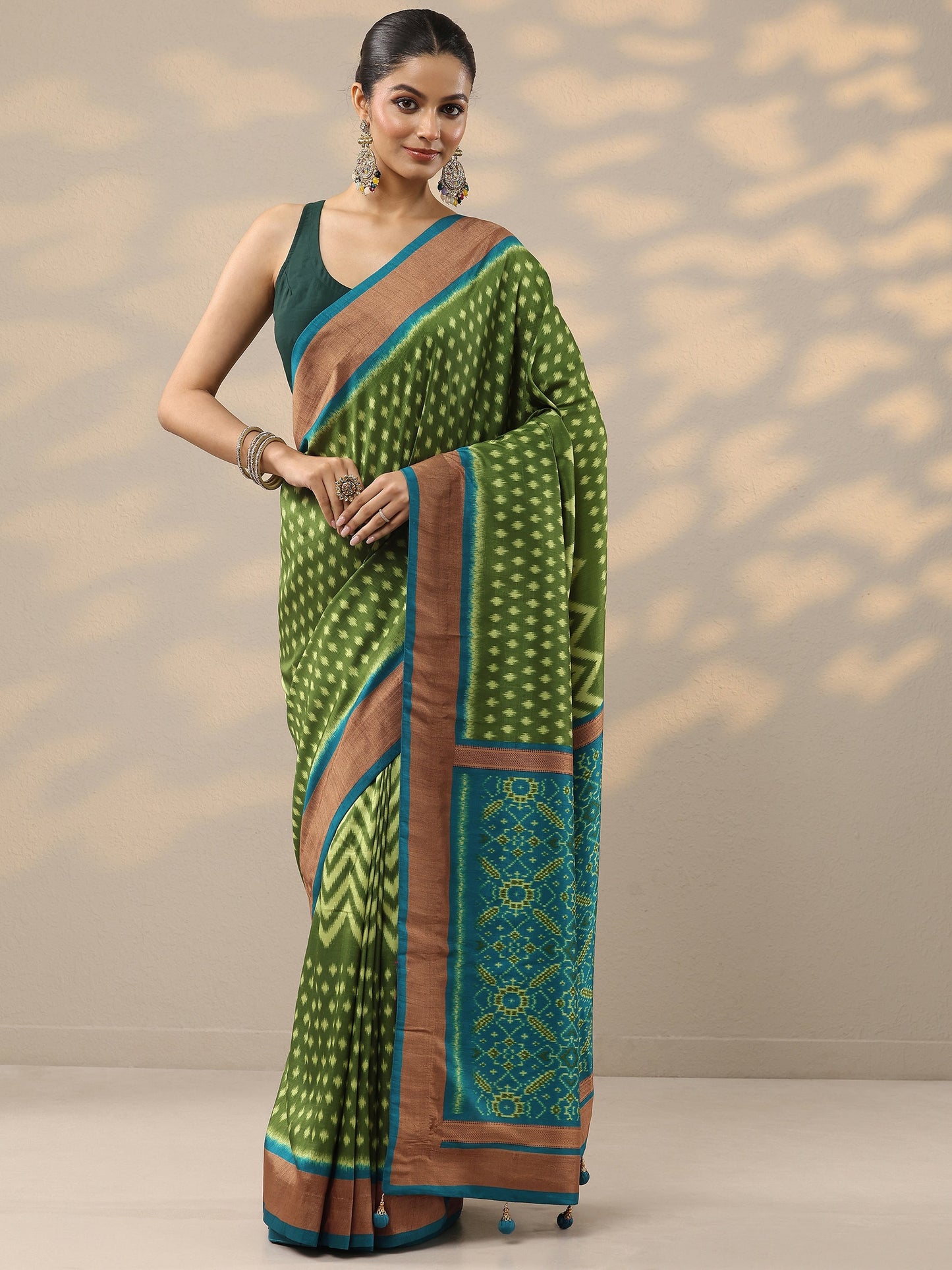 Green Leheriya Printed Silk Blend Saree With Unstitched Blouse Piece