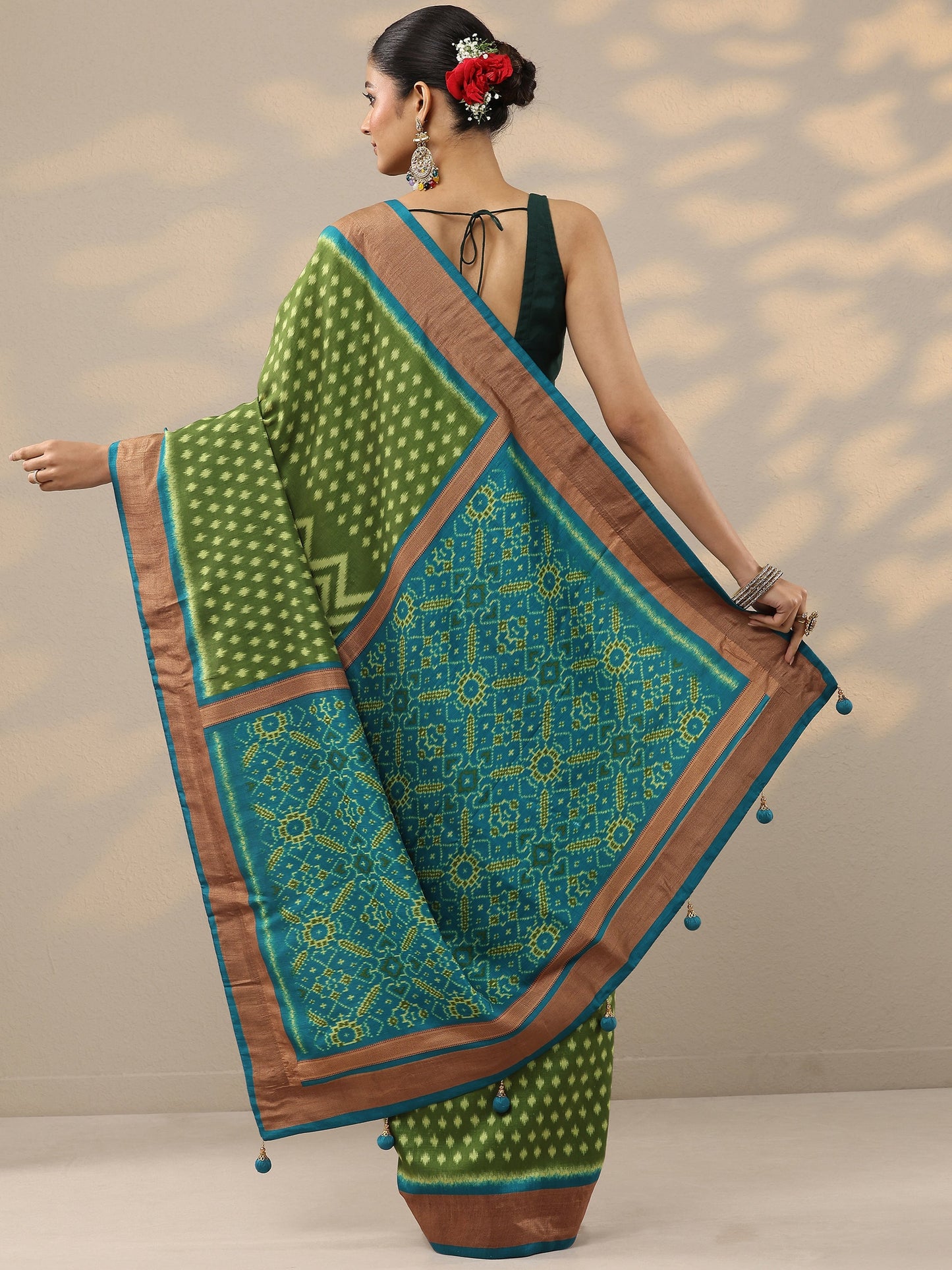 Green Leheriya Printed Silk Blend Saree With Unstitched Blouse Piece