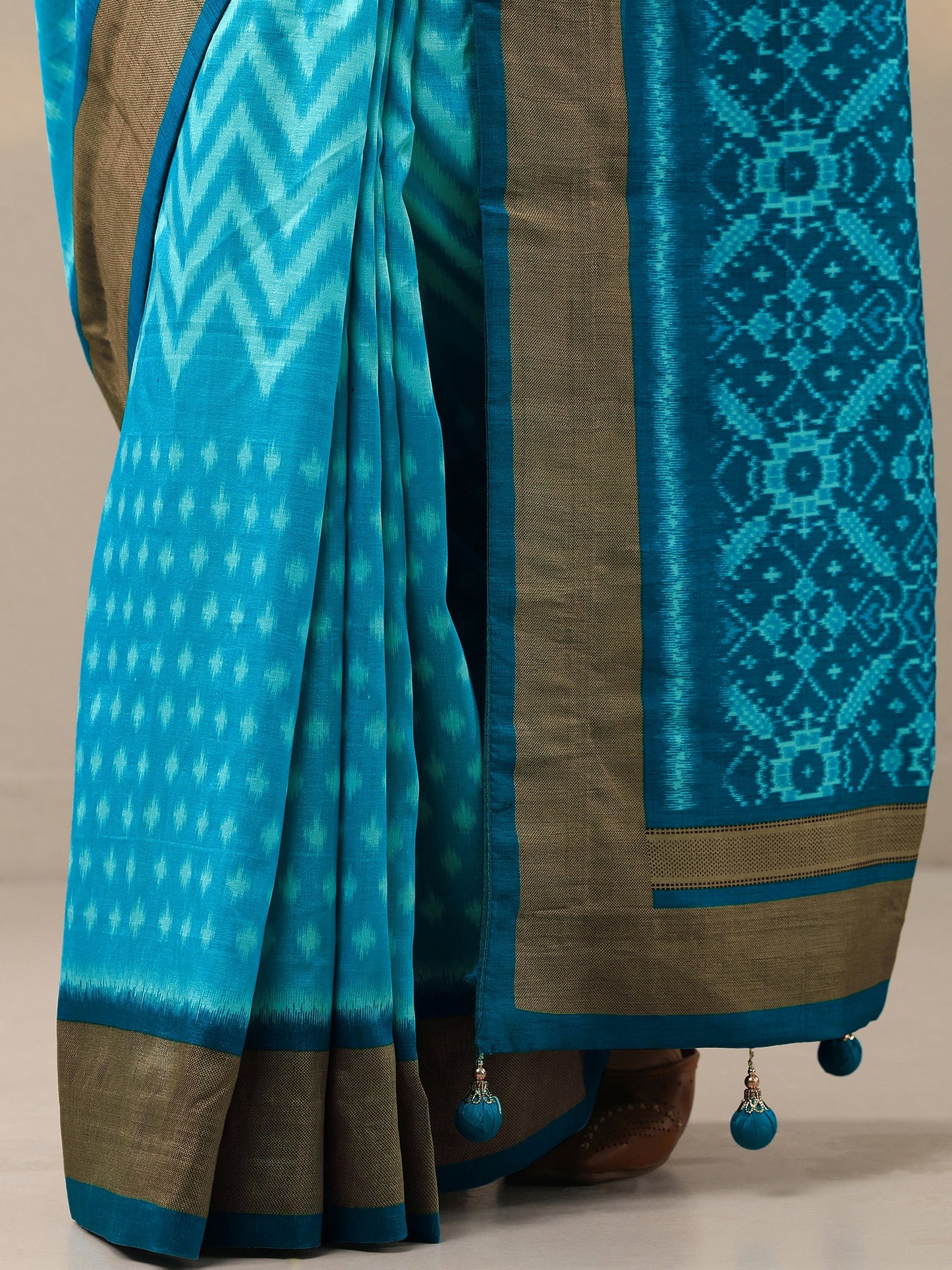 Blue Leheriya Printed Silk Blend Saree With Unstitched Blouse Piece