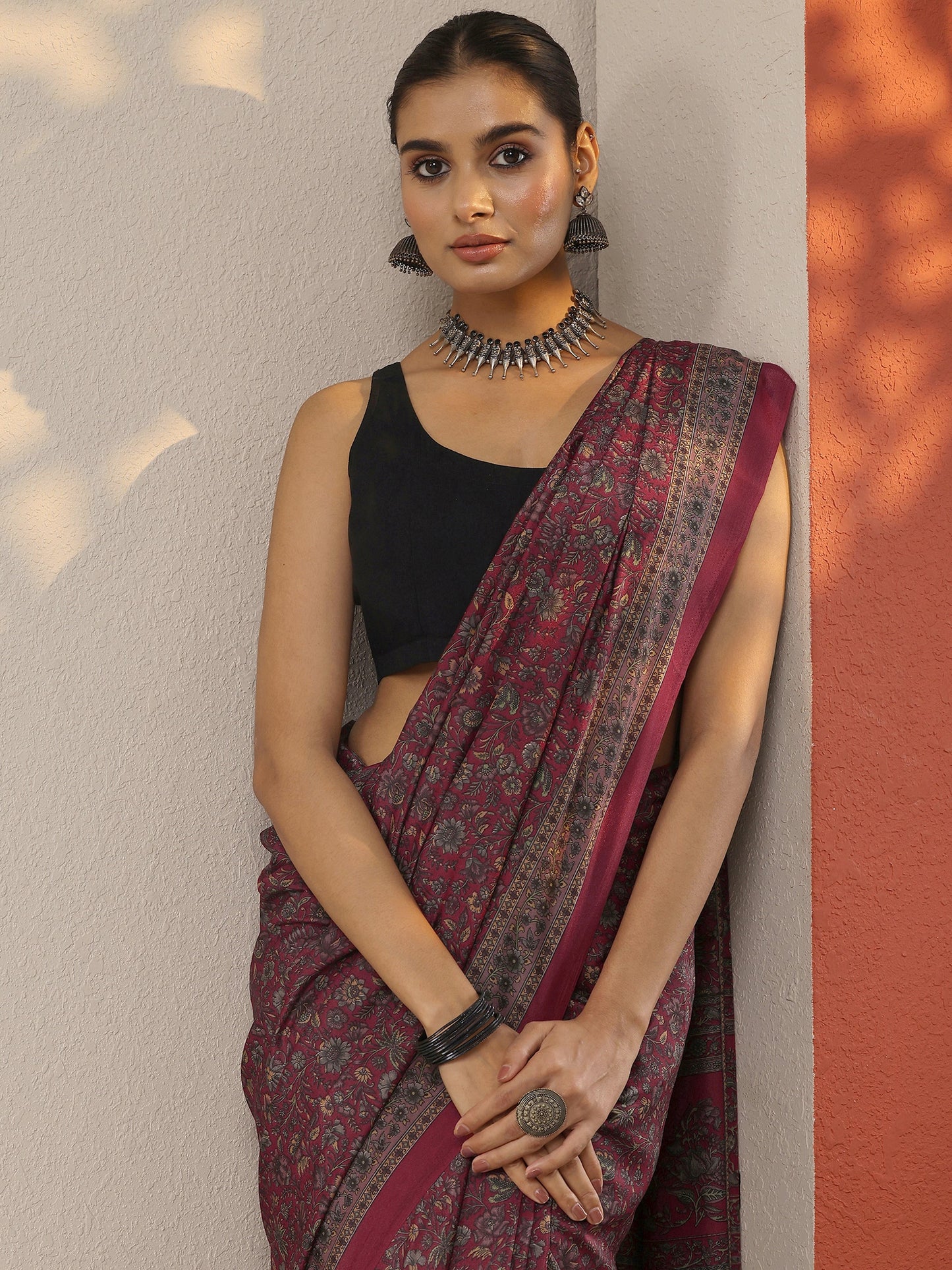 Red Printed Silk Blend Saree With Unstitched Blouse Piece