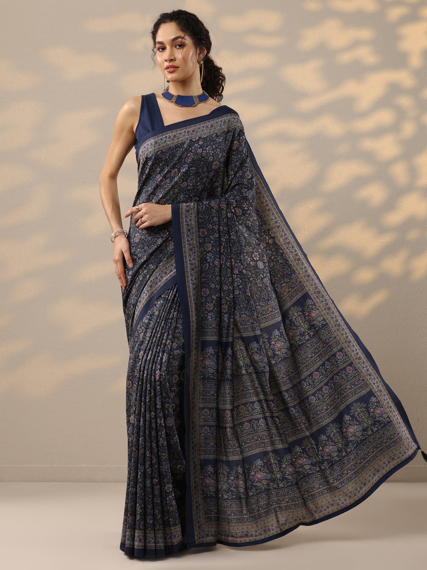 Navy Blue Printed Silk Blend Saree With Unstitched Blouse Piece