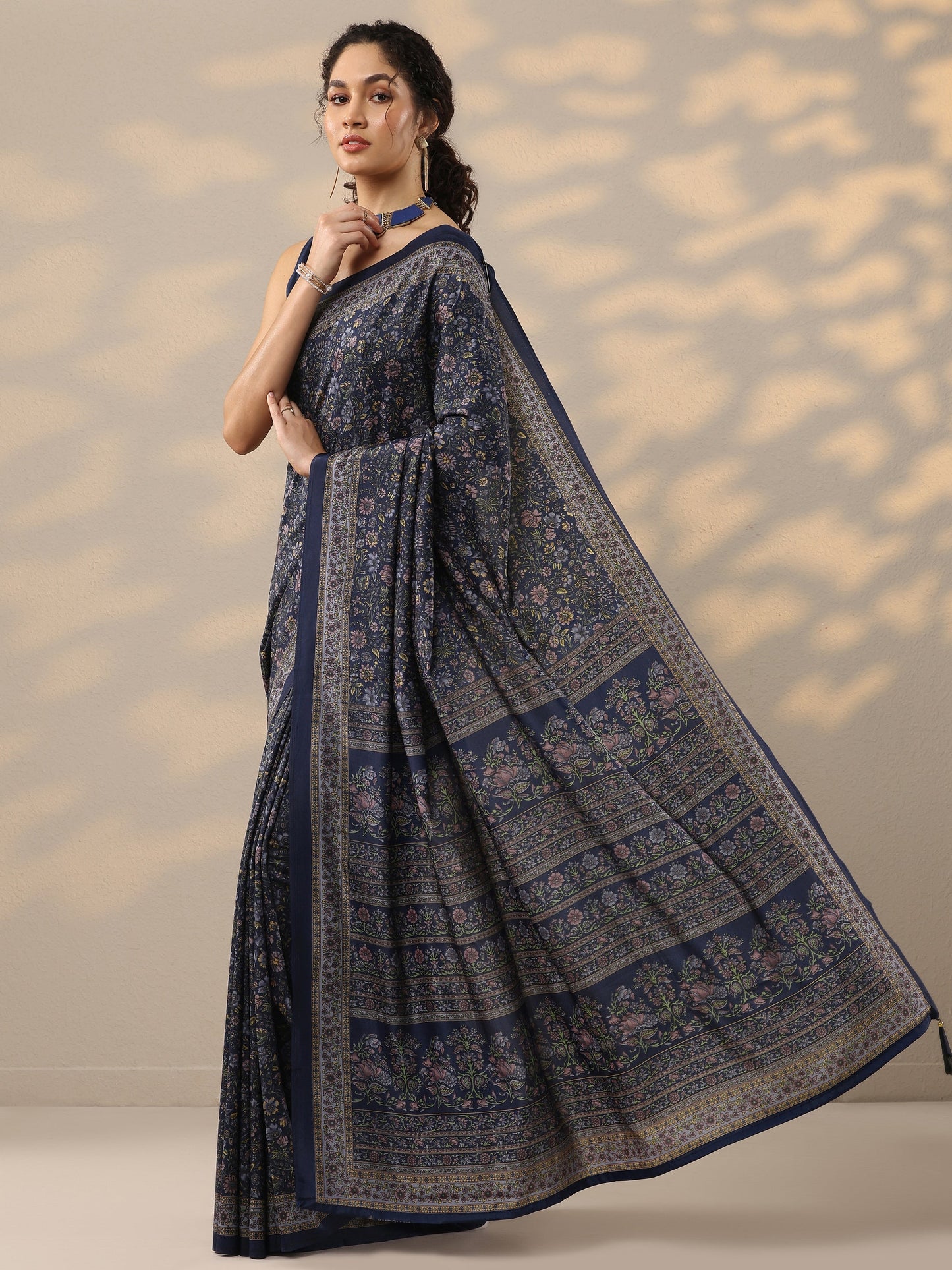 Navy Blue Printed Silk Blend Saree With Unstitched Blouse Piece