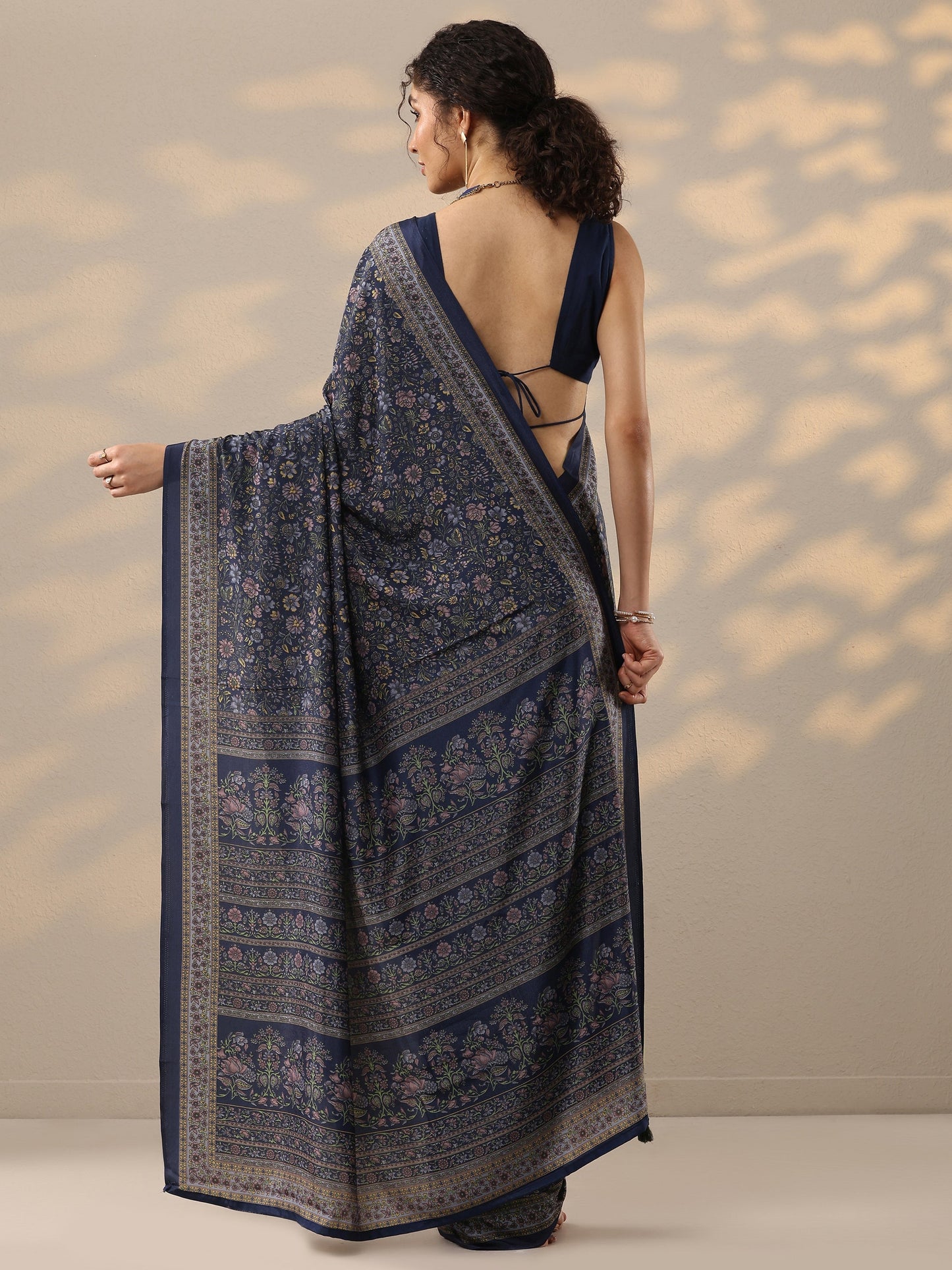 Navy Blue Printed Silk Blend Saree With Unstitched Blouse Piece