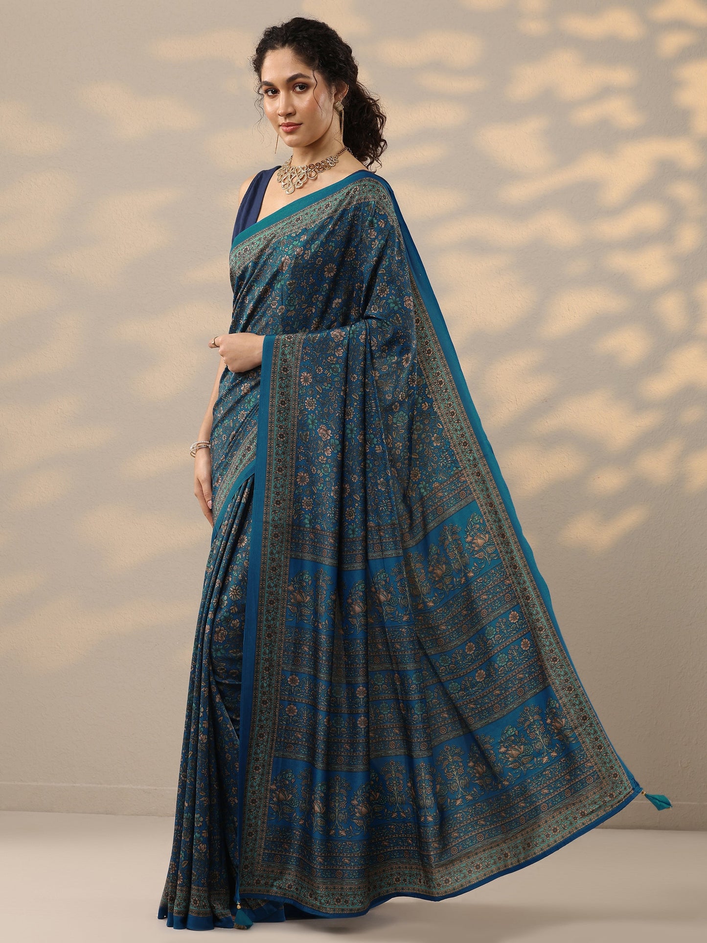 Blue Printed Silk Blend Saree With Unstitched Blouse Piece