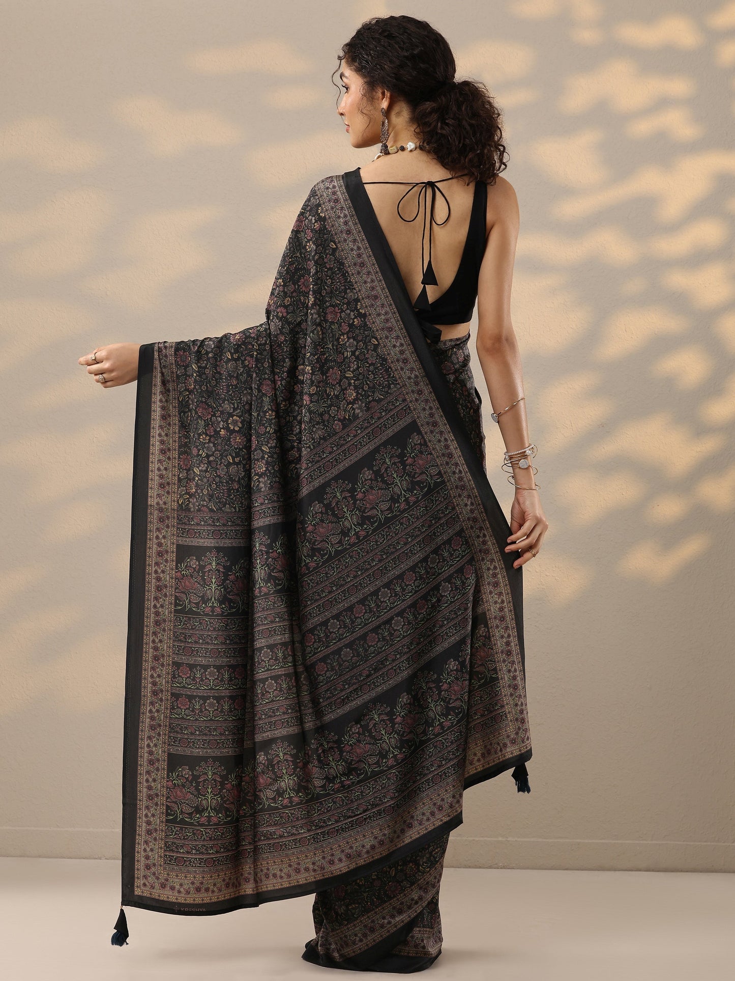 Black Printed Silk Blend Saree With Unstitched Blouse Piece