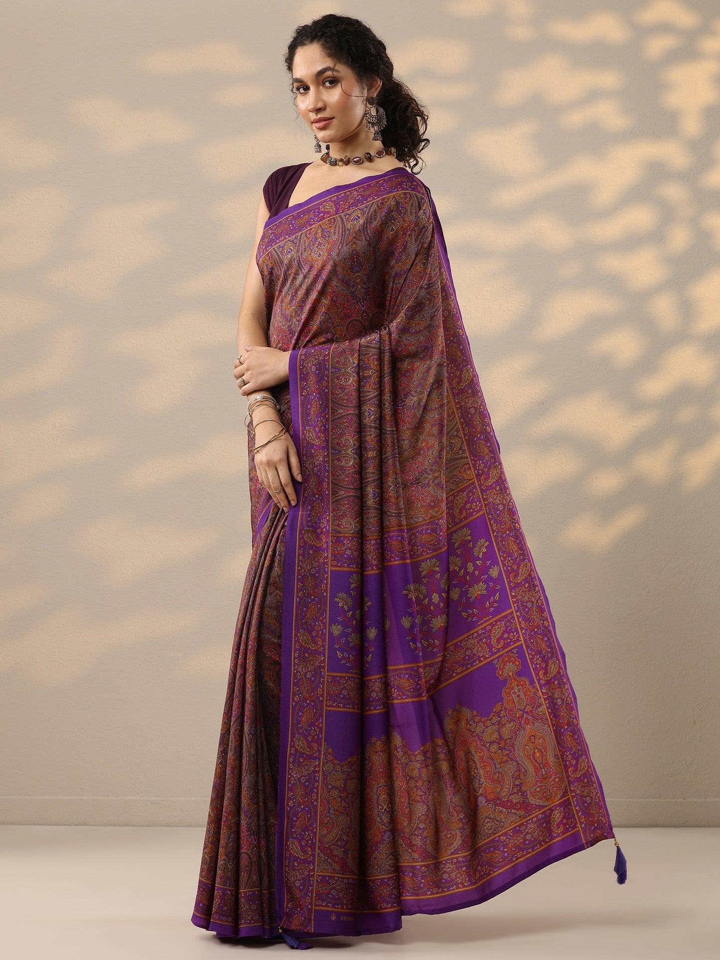 Purple Printed Silk Blend Saree With Unstitched Blouse Piece