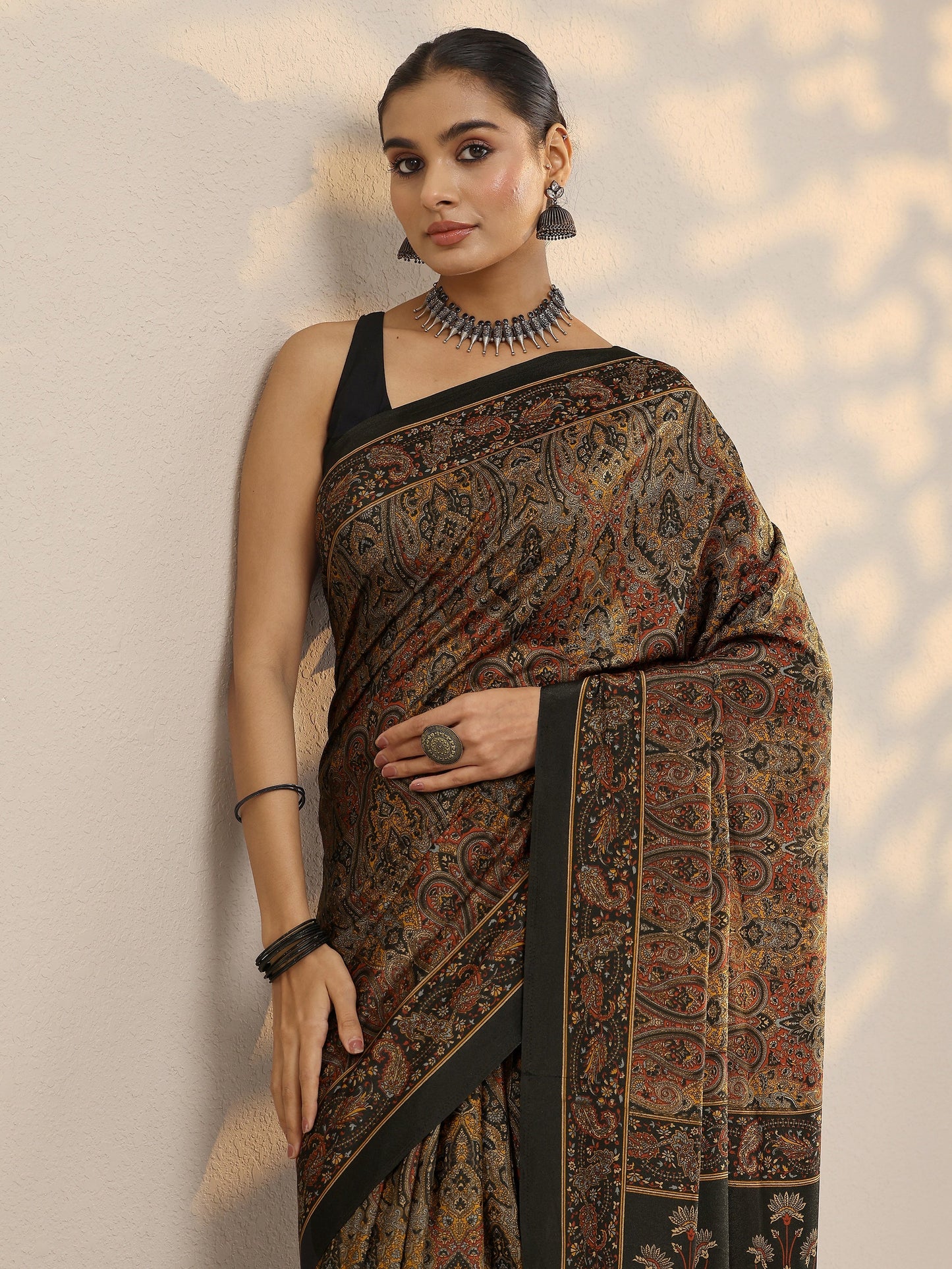 Black Printed Silk Blend Saree With Unstitched Blouse Piece
