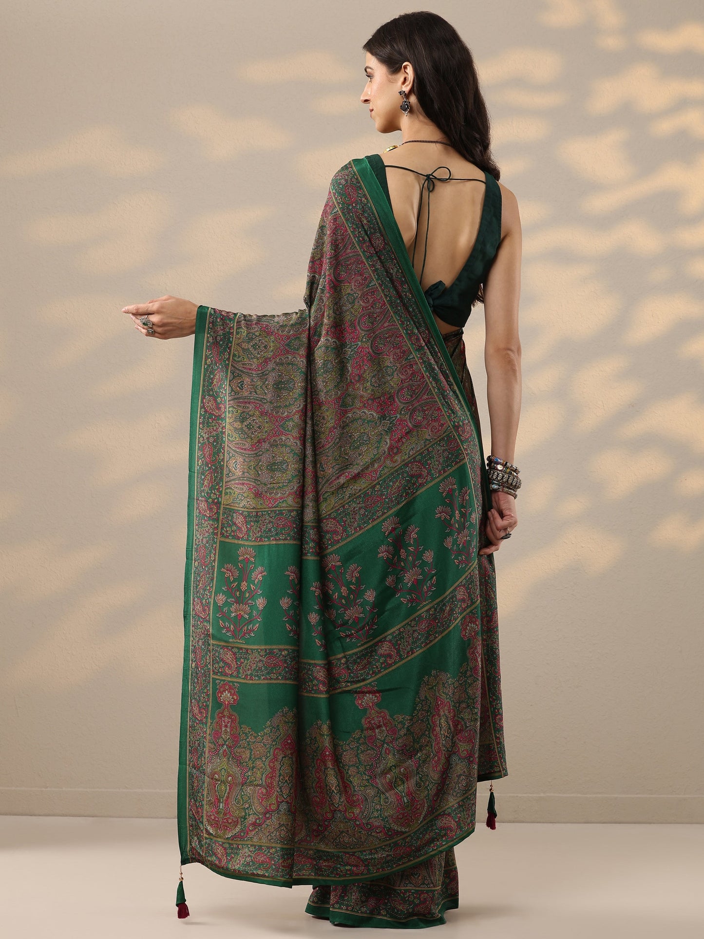 Green Printed Silk Blend Saree With Unstitched Blouse Piece