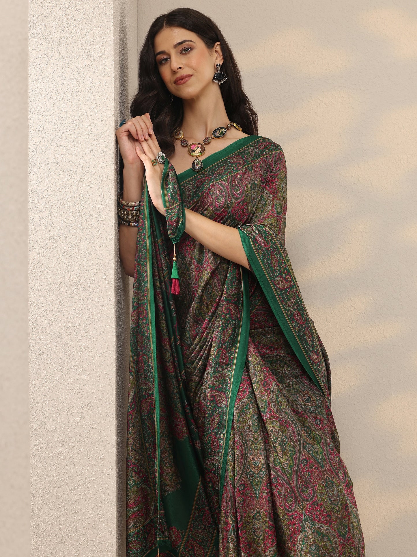 Green Printed Silk Blend Saree With Unstitched Blouse Piece