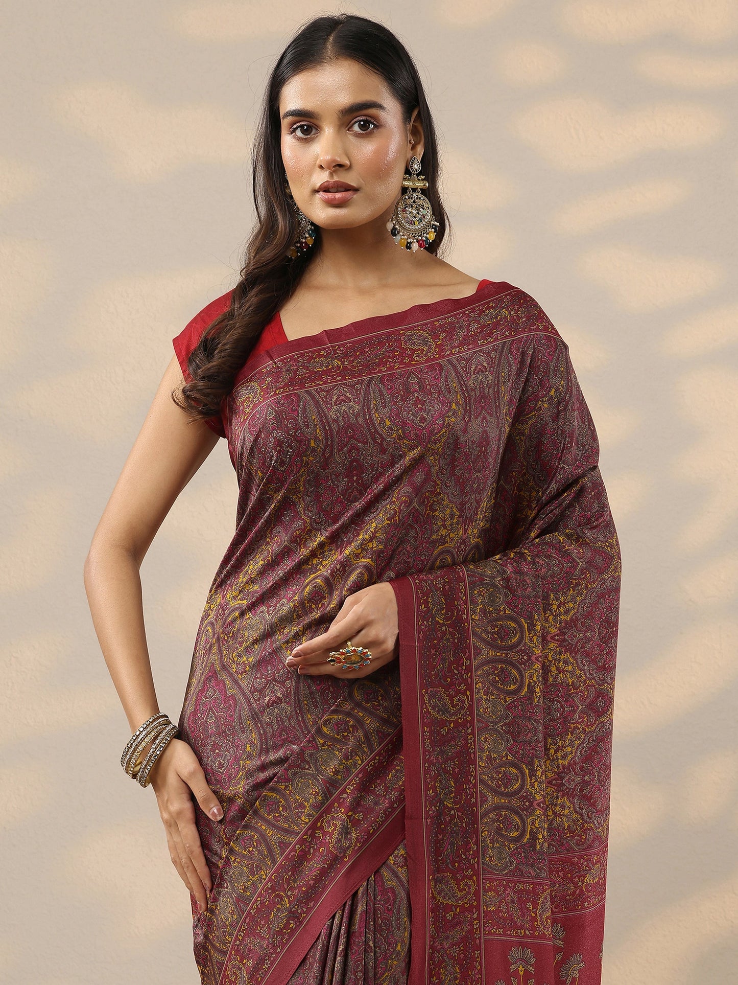 Red Printed Silk Blend Saree With Unstitched Blouse Piece