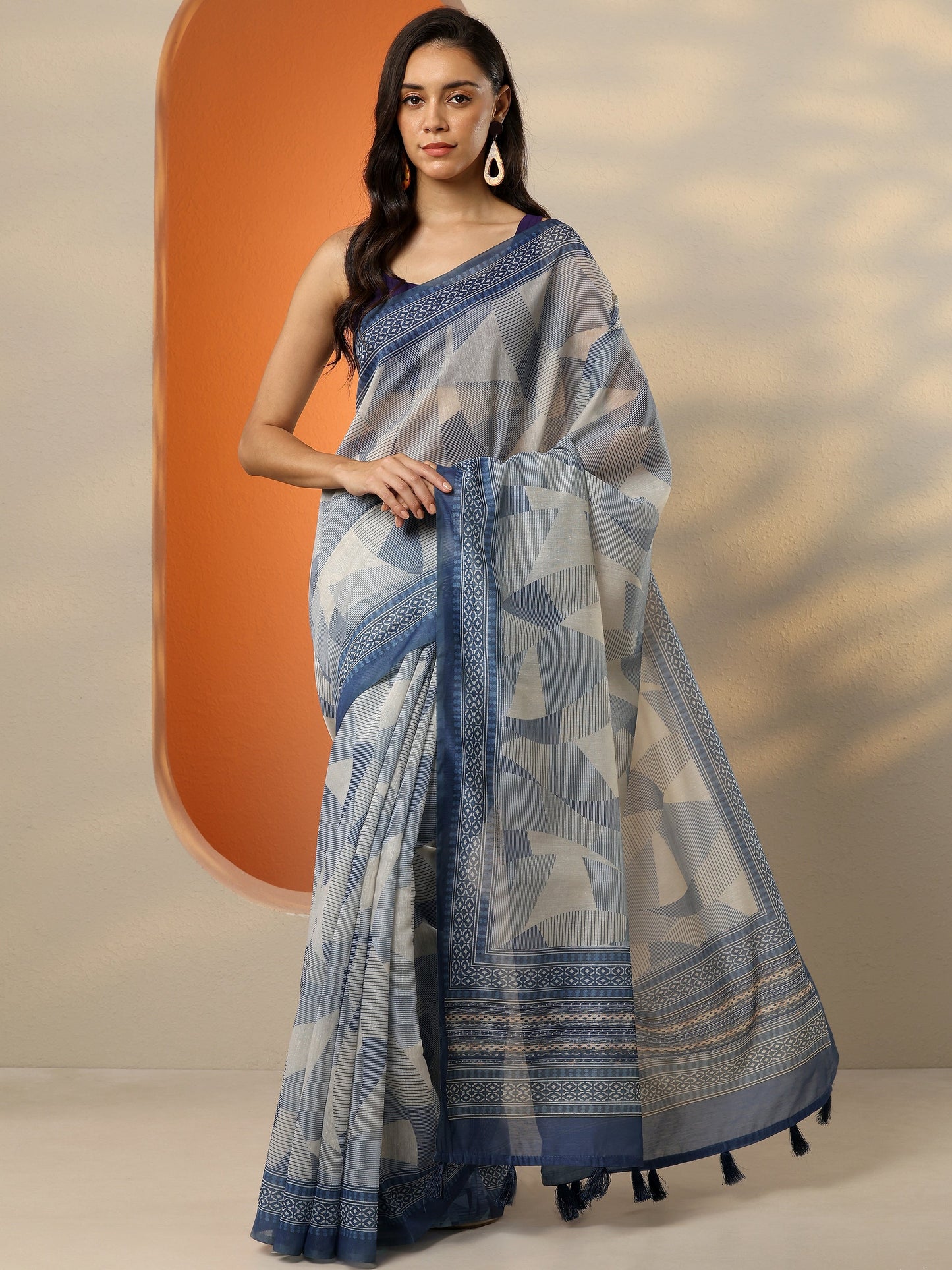 Blue Printed Silk Blend Saree With Unstitched Blouse Piece