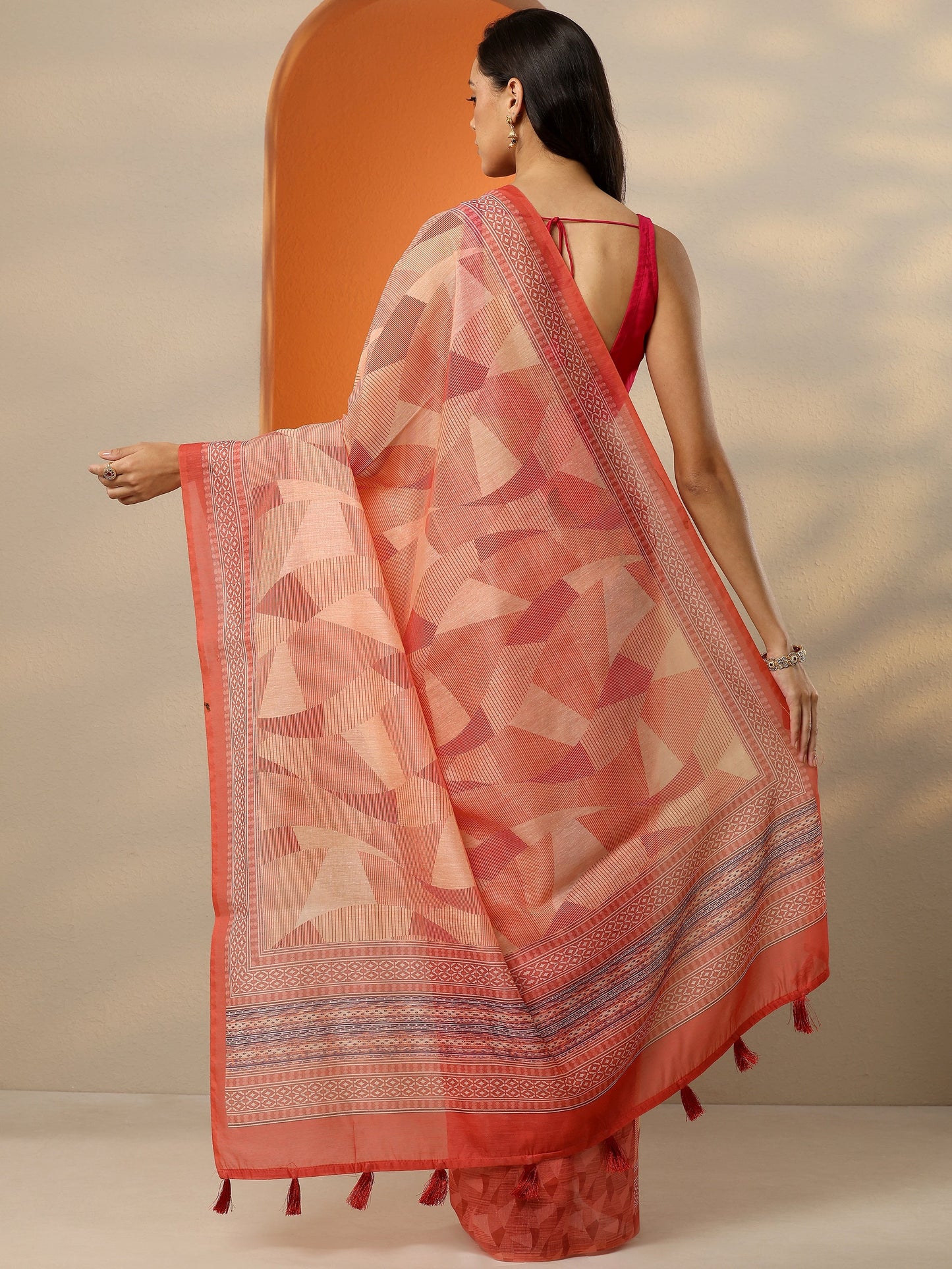 Coral Printed Silk Blend Saree With Unstitched Blouse Piece