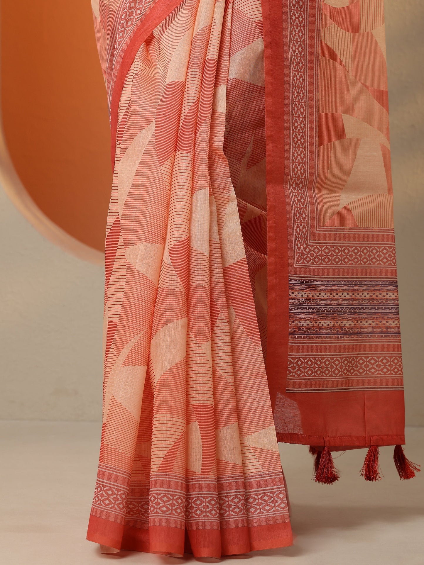 Coral Printed Silk Blend Saree With Unstitched Blouse Piece