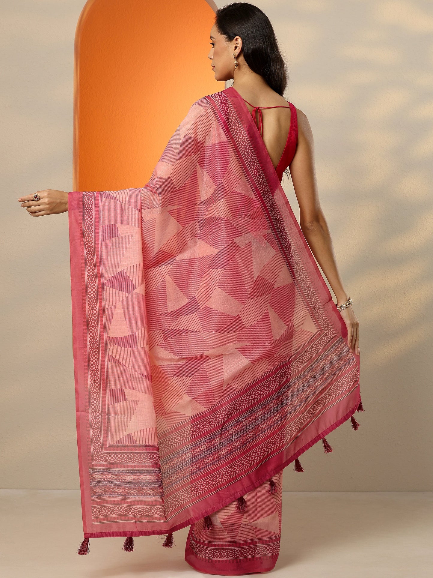 Pink Printed Silk Blend Saree With Unstitched Blouse Piece