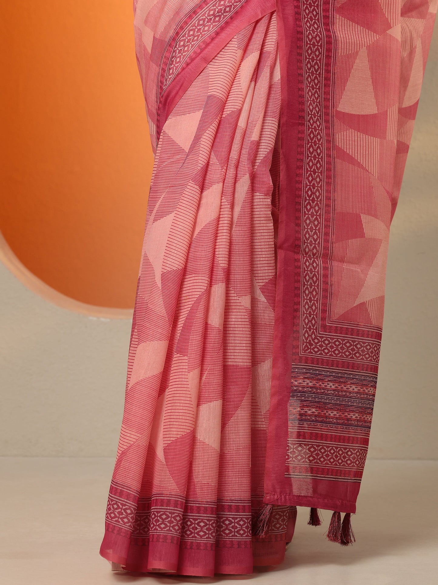Pink Printed Silk Blend Saree With Unstitched Blouse Piece