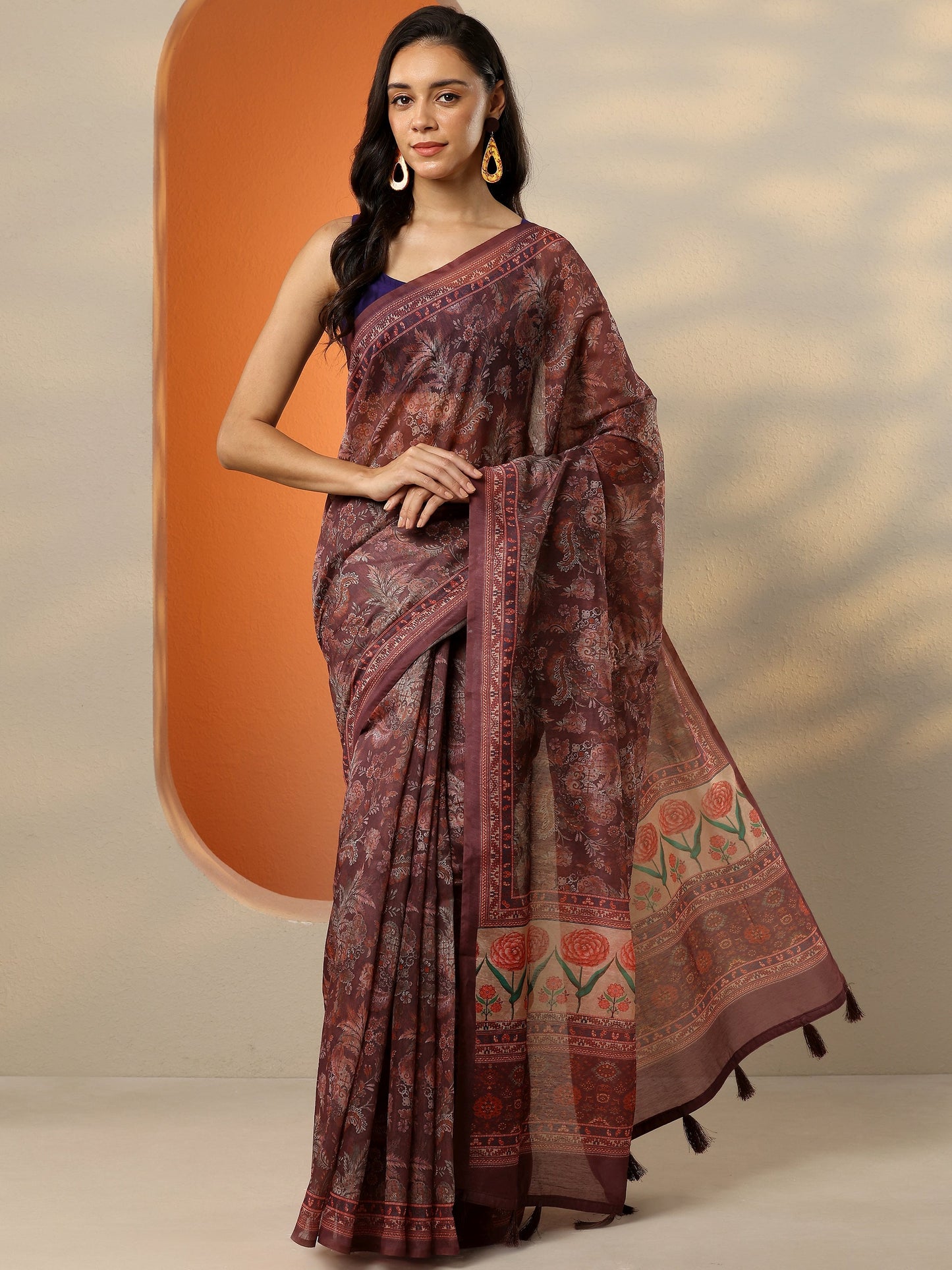 Brown Printed Silk Blend Saree With Unstitched Blouse Piece