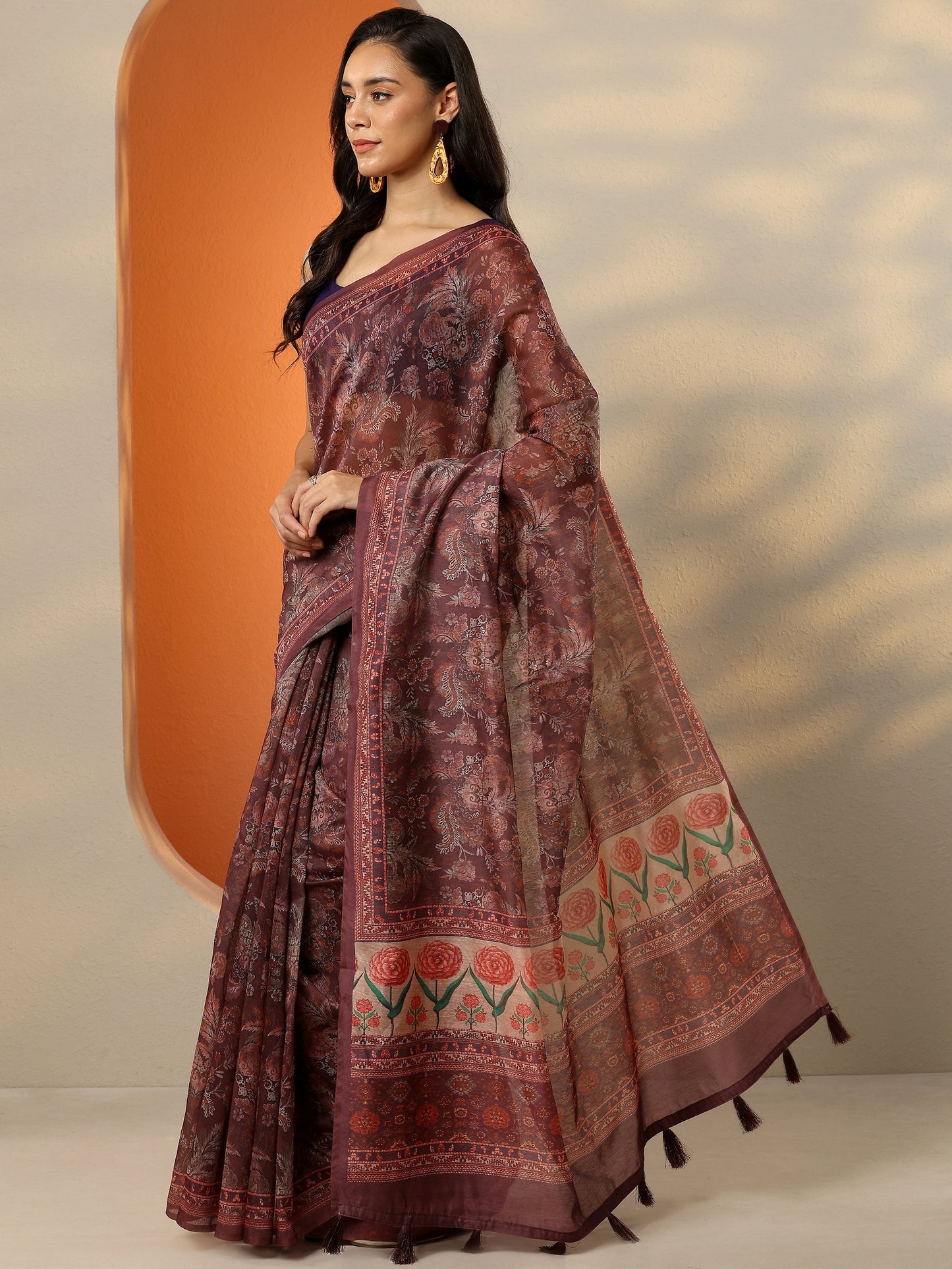 Brown Printed Silk Blend Saree With Unstitched Blouse Piece