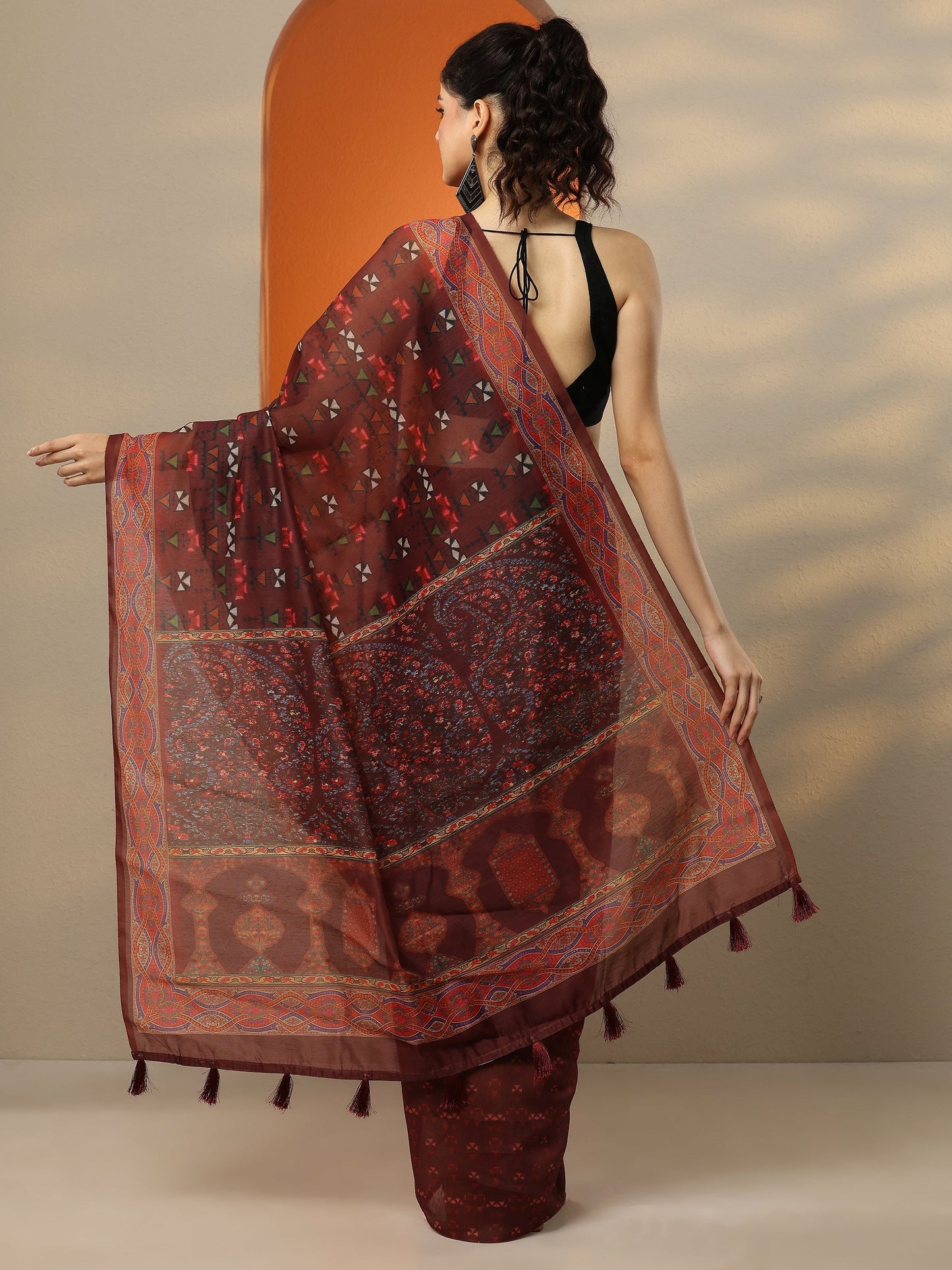 Brown Printed Silk Blend Saree With Unstitched Blouse Piece