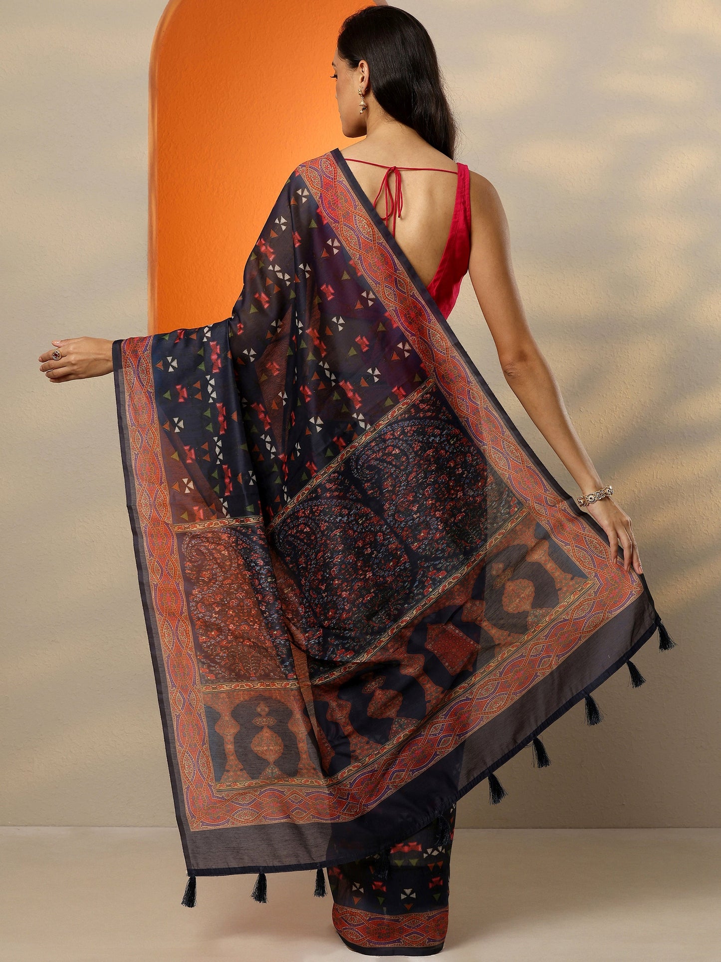 Navy Blue Printed Silk Blend Saree With Unstitched Blouse Piece