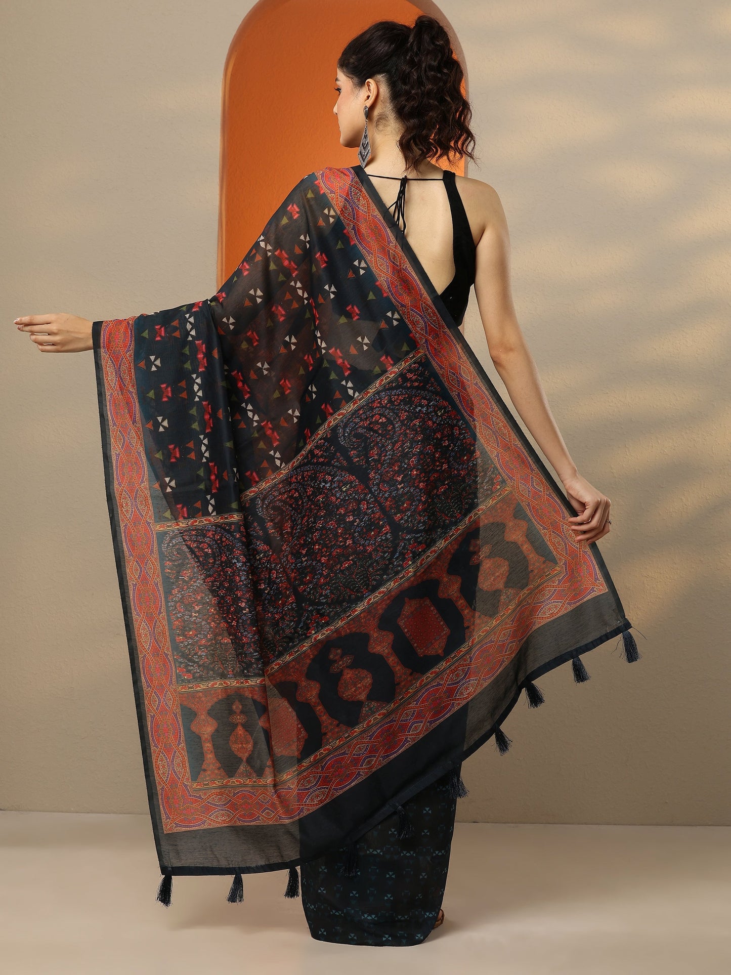 Navy Blue Printed Silk Blend Saree With Unstitched Blouse Piece
