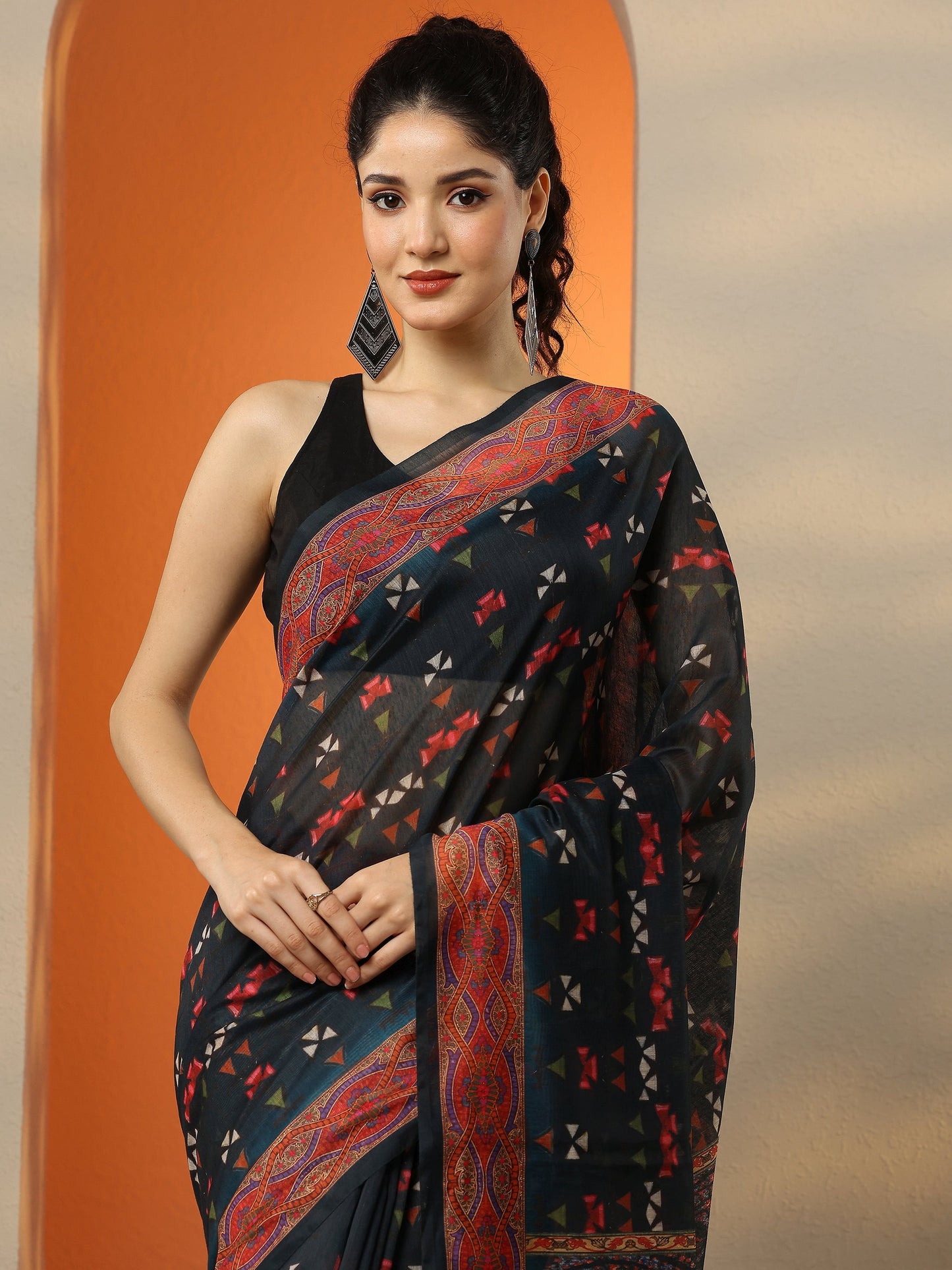 Navy Blue Printed Silk Blend Saree With Unstitched Blouse Piece