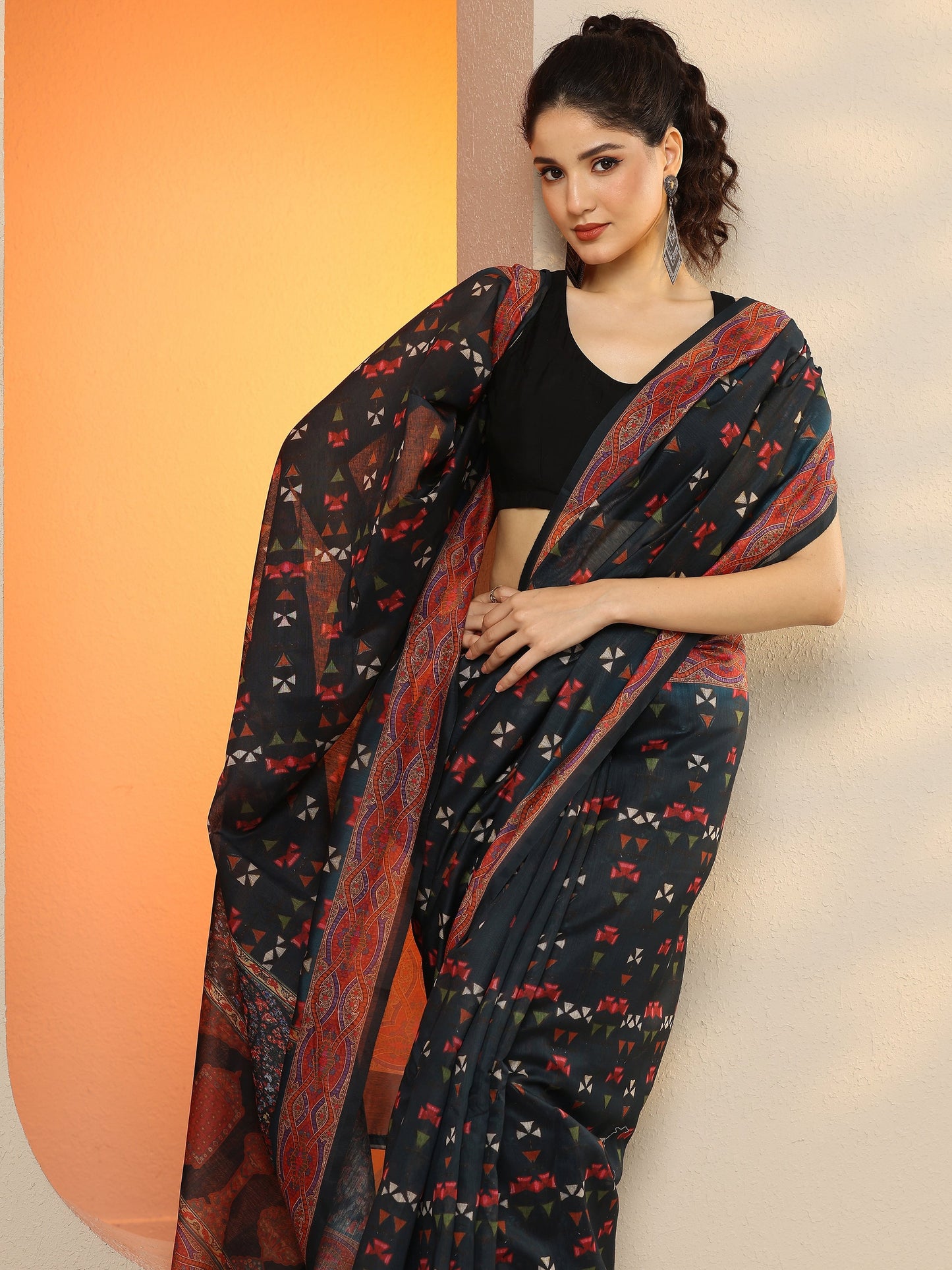 Navy Blue Printed Silk Blend Saree With Unstitched Blouse Piece
