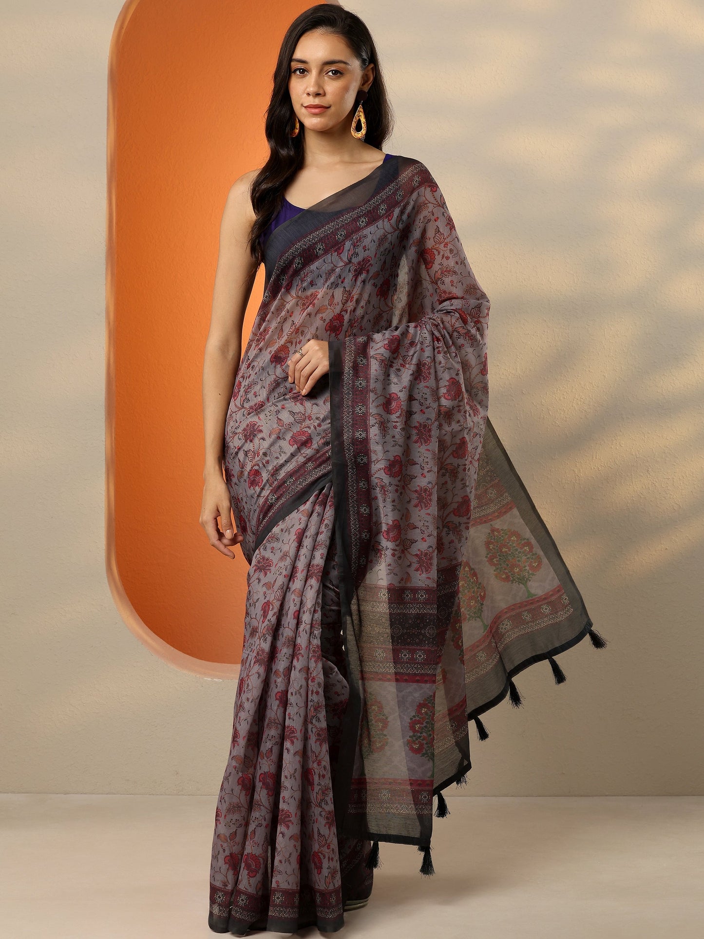 Grey Printed Silk Blend Saree With Unstitched Blouse Piece