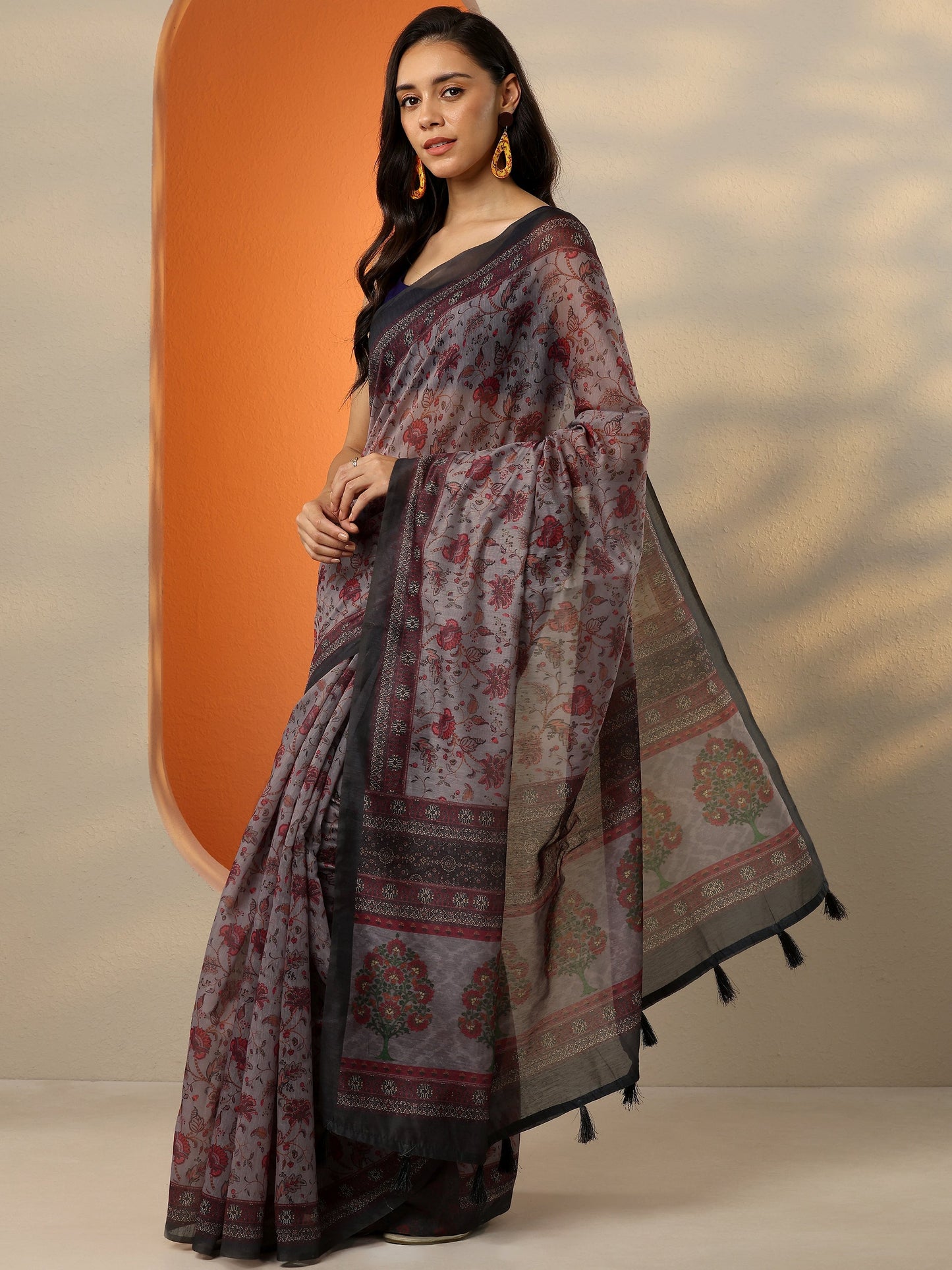 Grey Printed Silk Blend Saree With Unstitched Blouse Piece