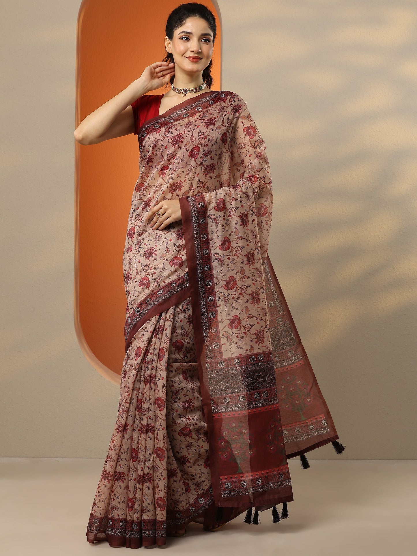 Beige Printed Silk Blend Saree With Unstitched Blouse Piece