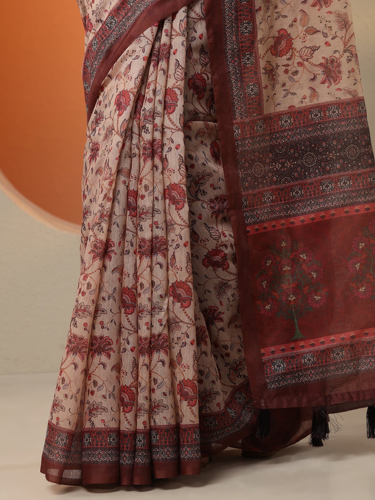 Beige Printed Silk Blend Saree With Unstitched Blouse Piece