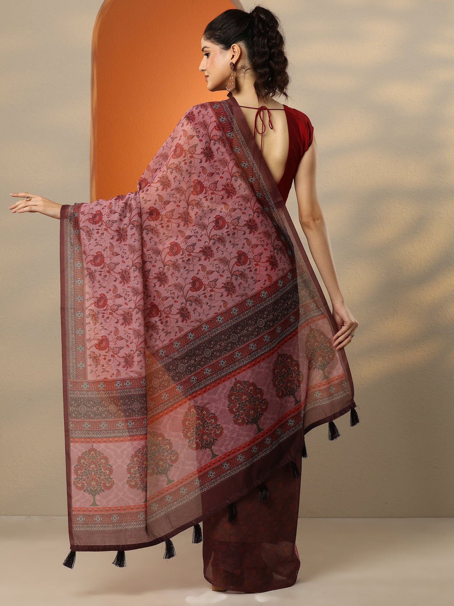 Pink Printed Silk Blend Saree With Unstitched Blouse Piece