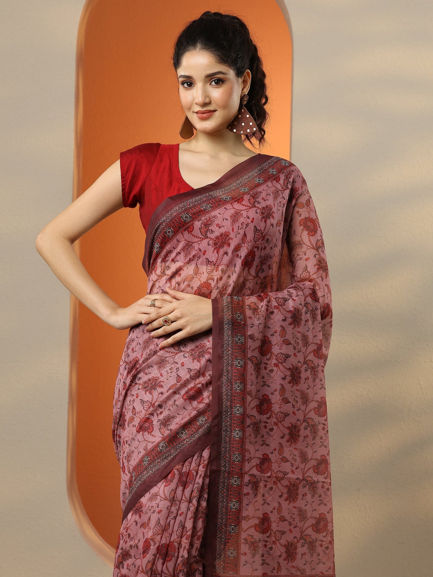 Pink Printed Silk Blend Saree With Unstitched Blouse Piece