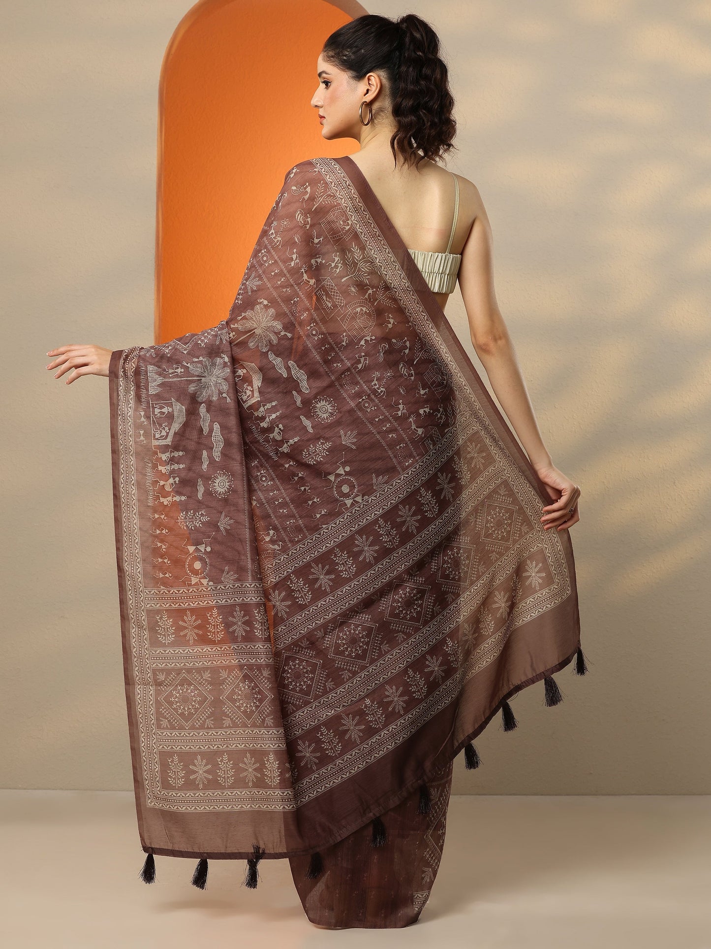 Brown Printed Silk Blend Saree With Unstitched Blouse Piece