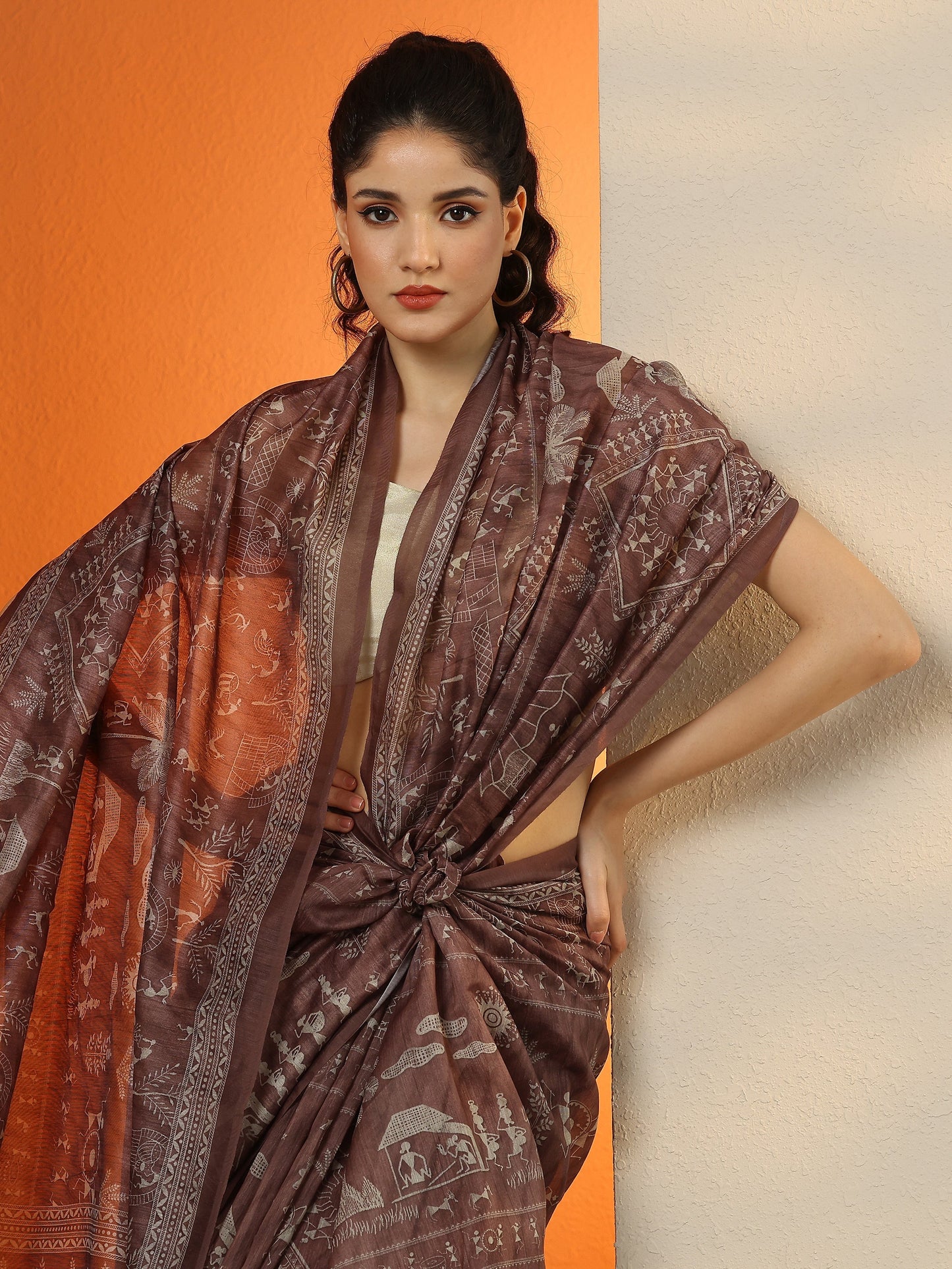 Brown Printed Silk Blend Saree With Unstitched Blouse Piece