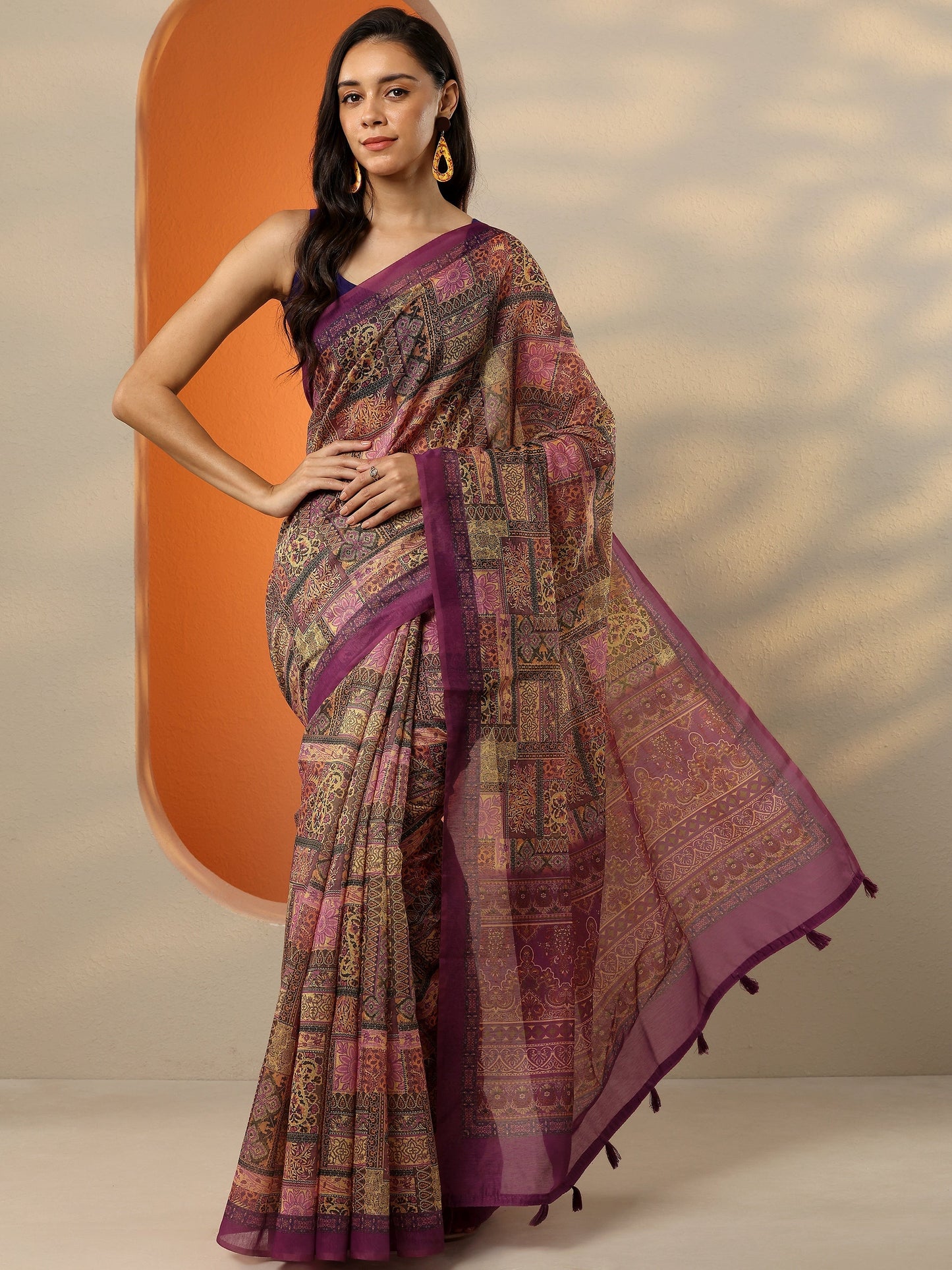 Pink Printed Silk Blend Saree With Unstitched Blouse Piece