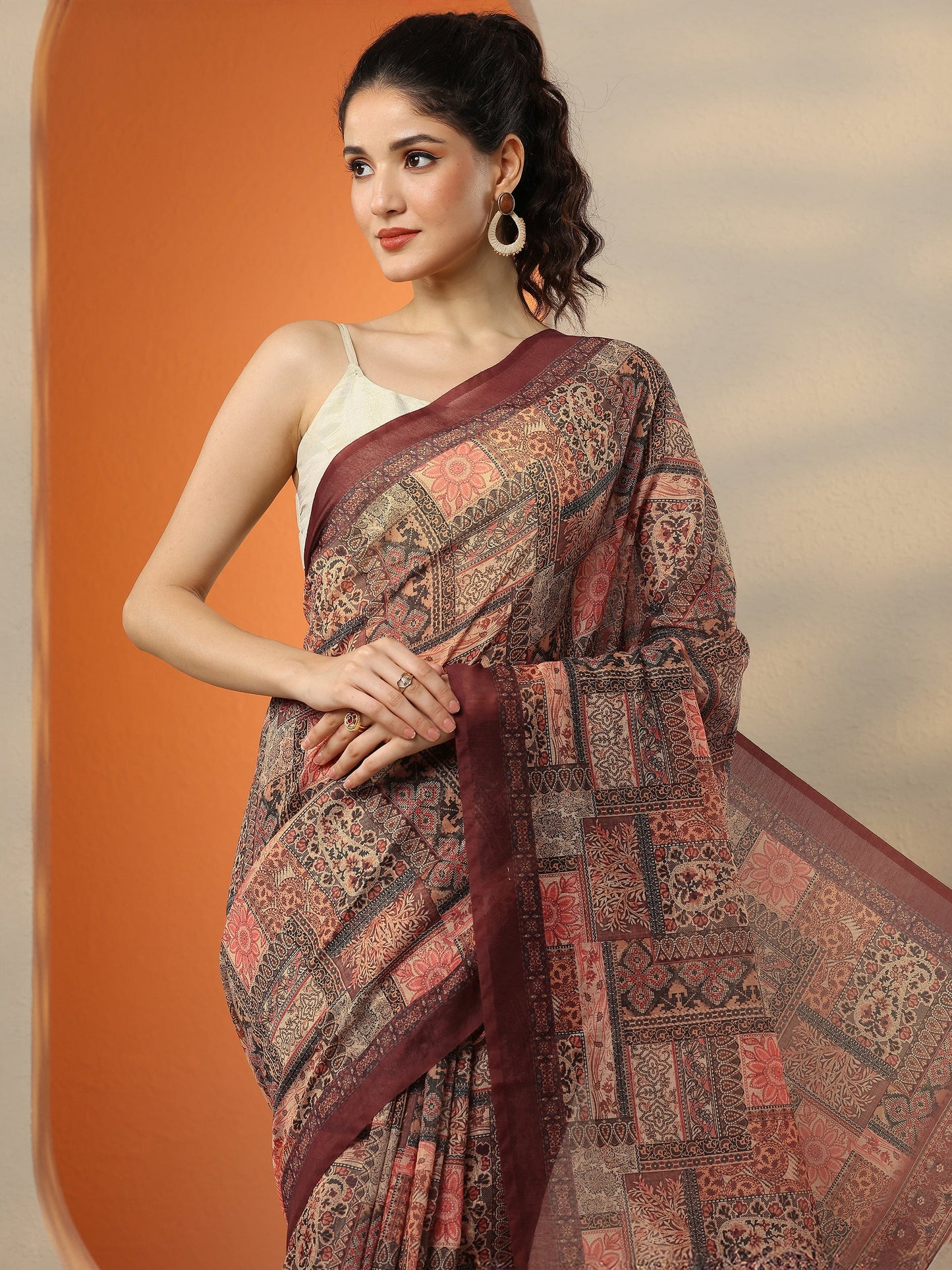 Brown Printed Silk Blend Saree With Unstitched Blouse Piece