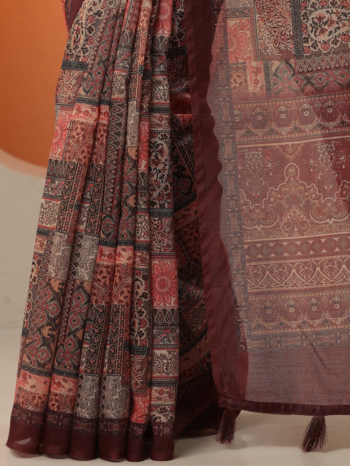 Brown Printed Silk Blend Saree With Unstitched Blouse Piece