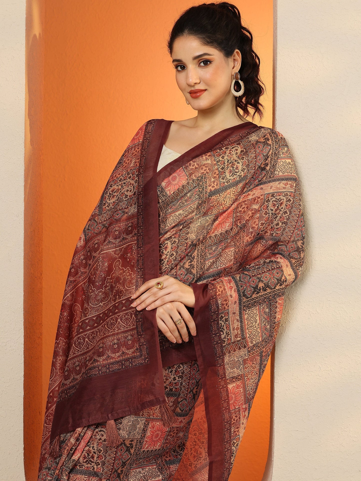 Brown Printed Silk Blend Saree With Unstitched Blouse Piece
